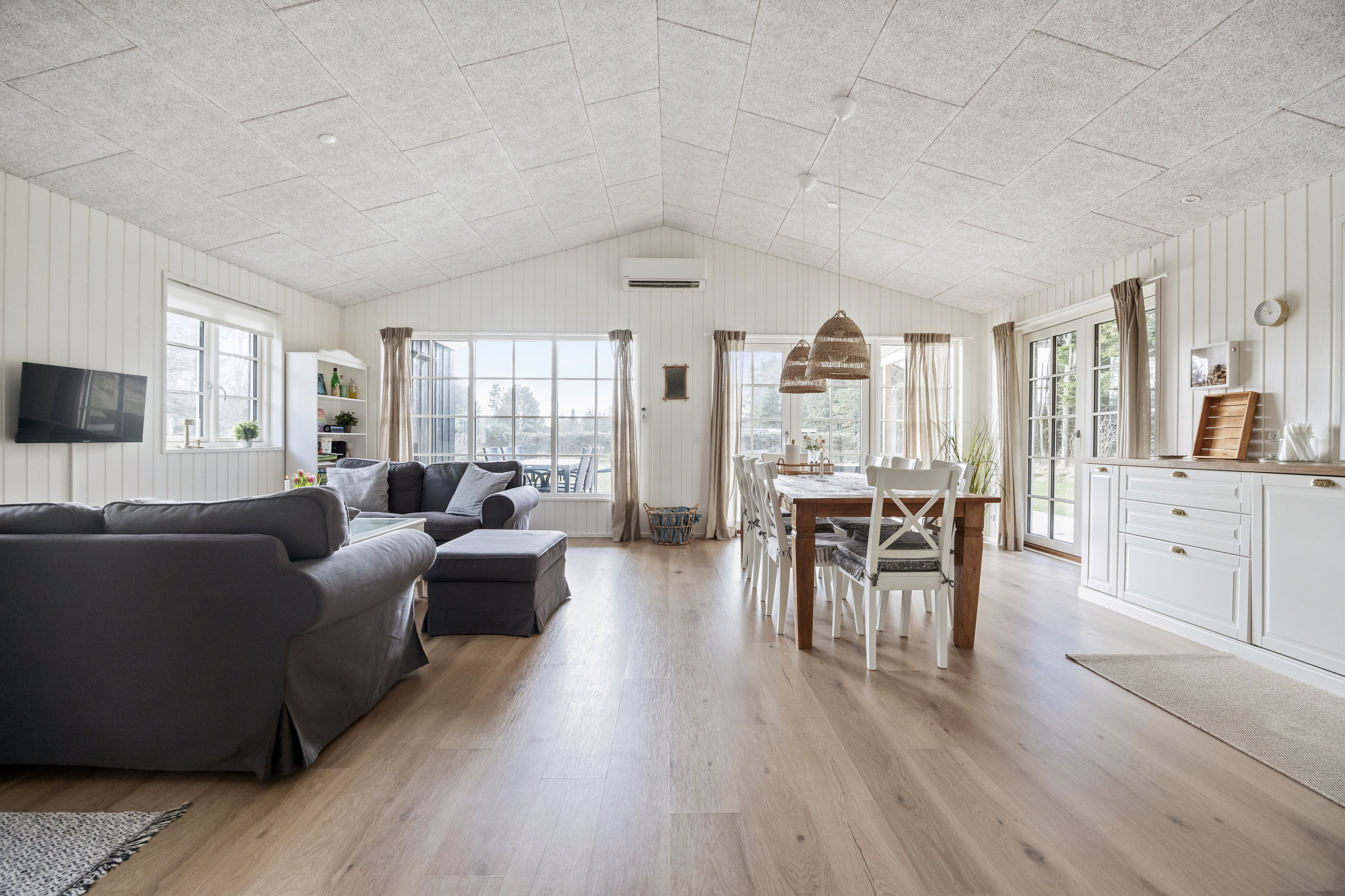 Fremhævet stue billede i fuldskærmstilstand. Billede af Orionvej 8, 9370 Hals