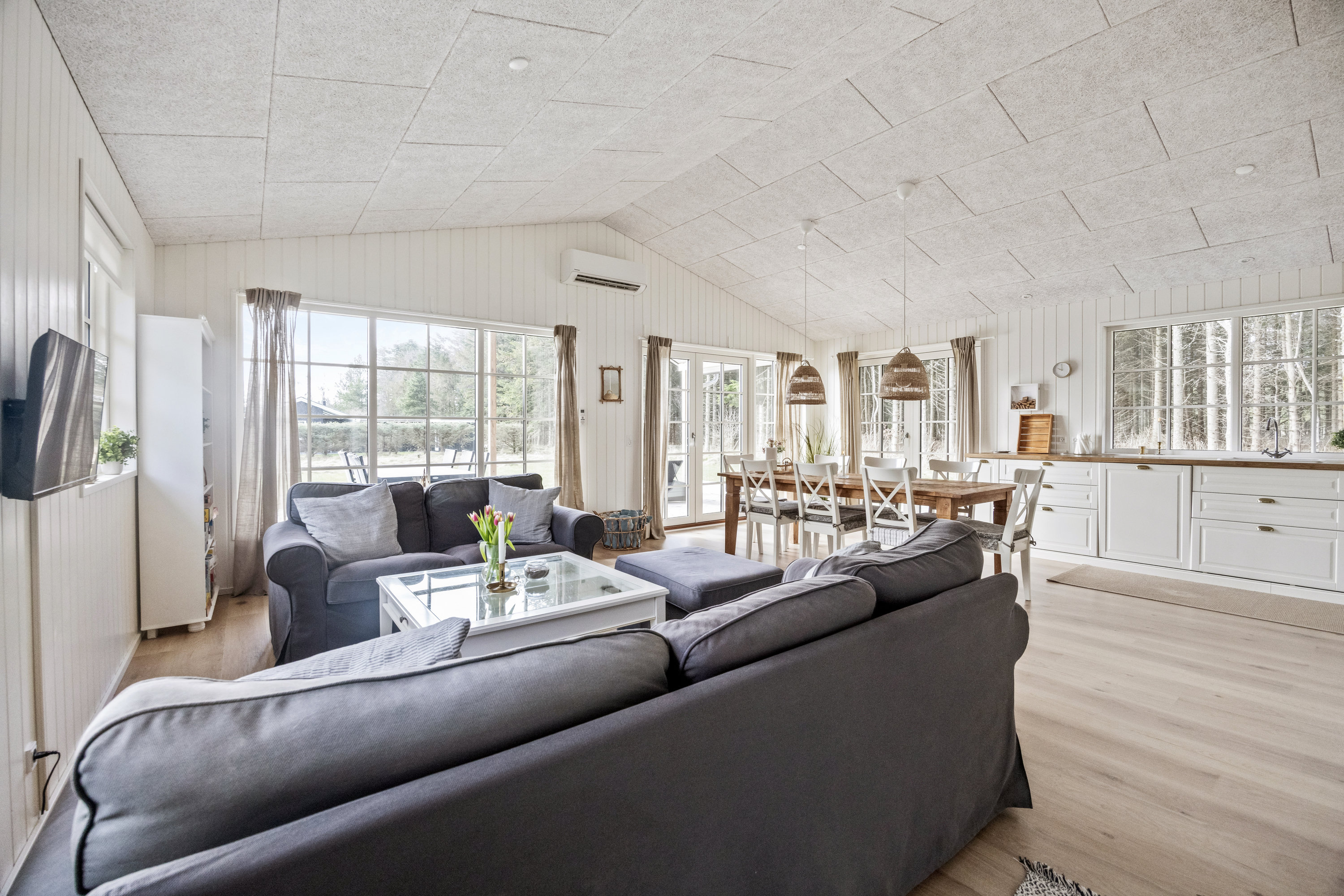 Fremhævet stue billede i fuldskærmstilstand. Billede af Orionvej 8, 9370 Hals