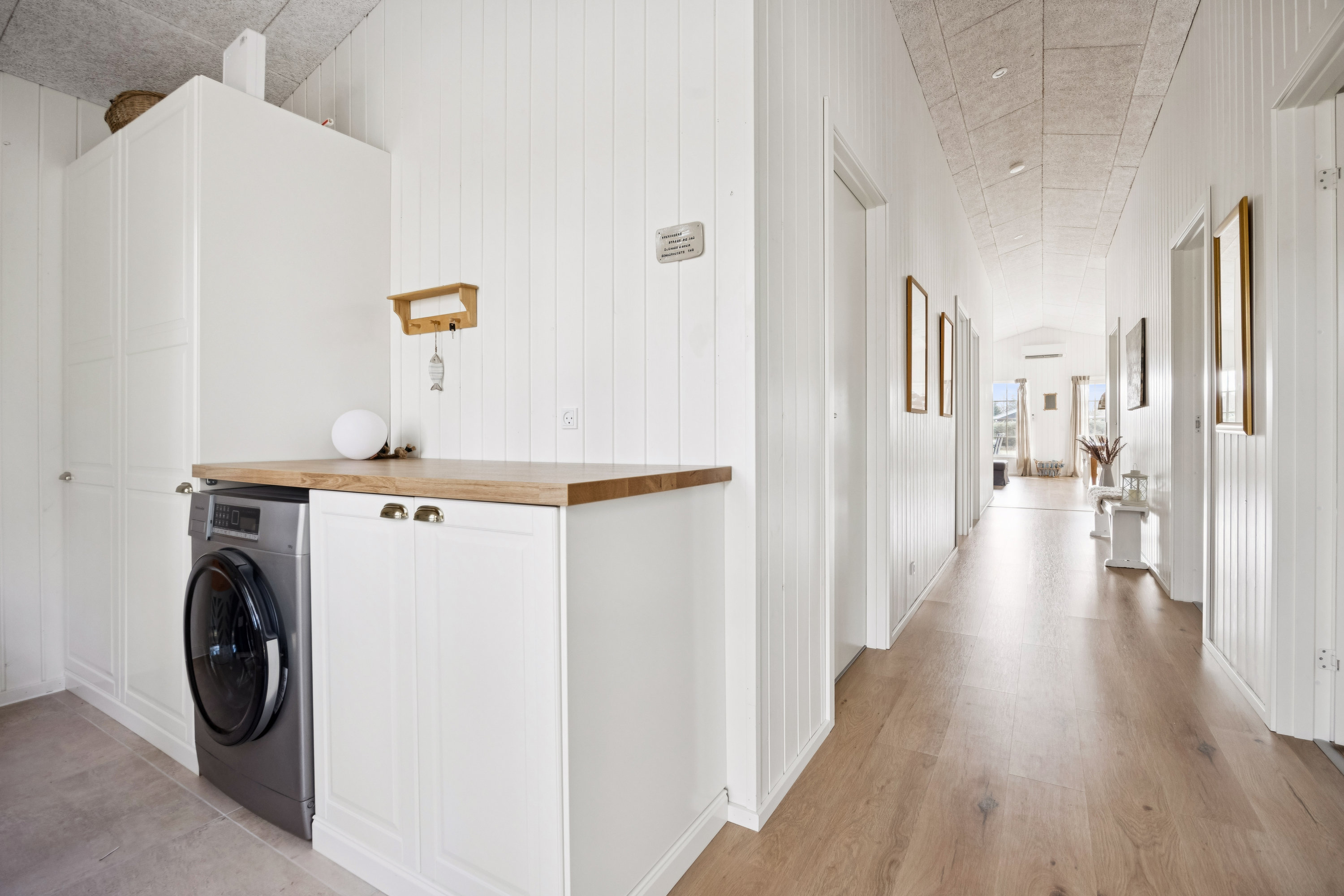 Fremhævet gang billede i fuldskærmstilstand. Billede af Orionvej 8, 9370 Hals