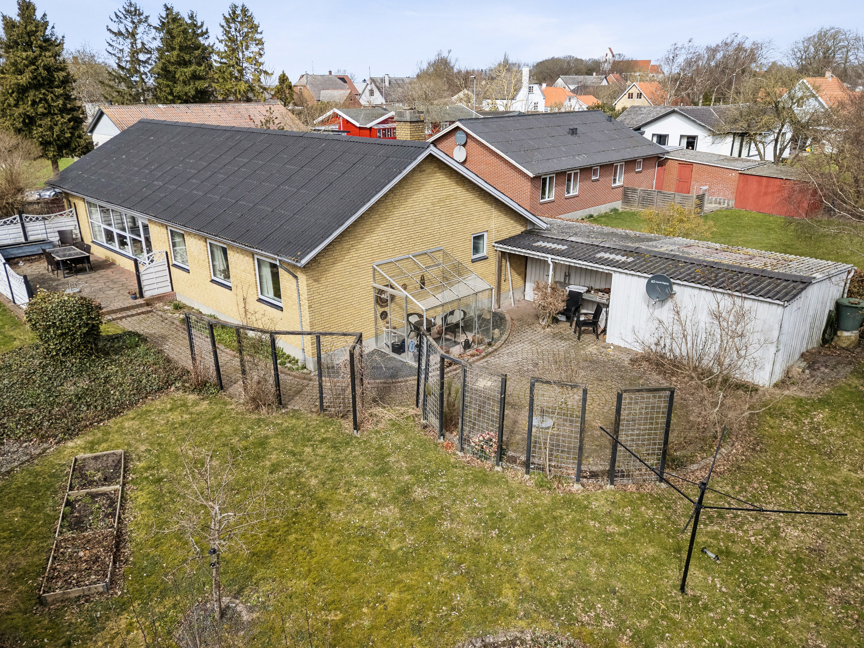 Fremhævet set fra haven billede i fuldskærmstilstand. Billede af Lønkildevej 5, Lindelse, 5900 Rudkøbing