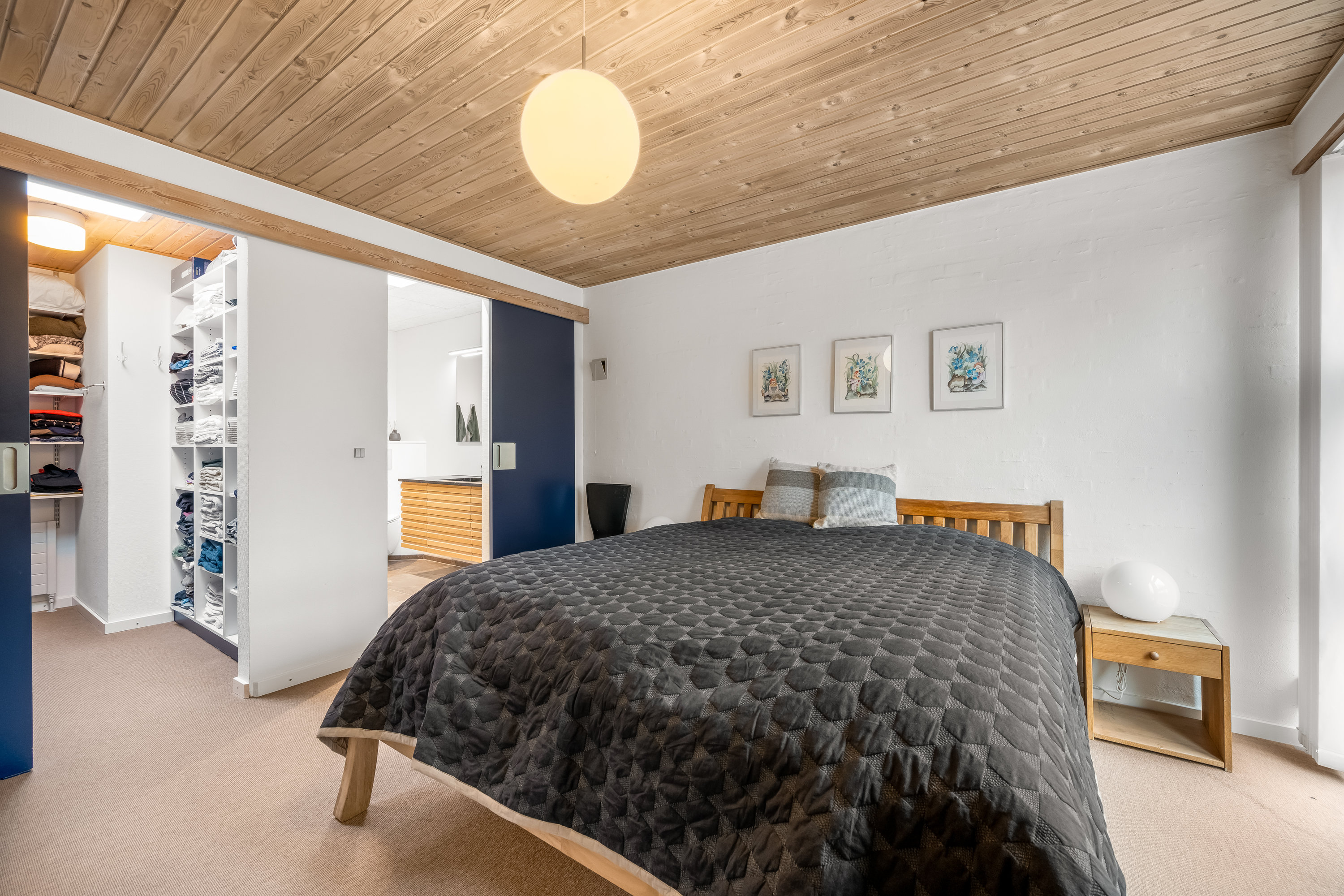 Fremhævet soveværelse billede i fuldskærmstilstand. Billede af Parkallé 10, 6880 Tarm