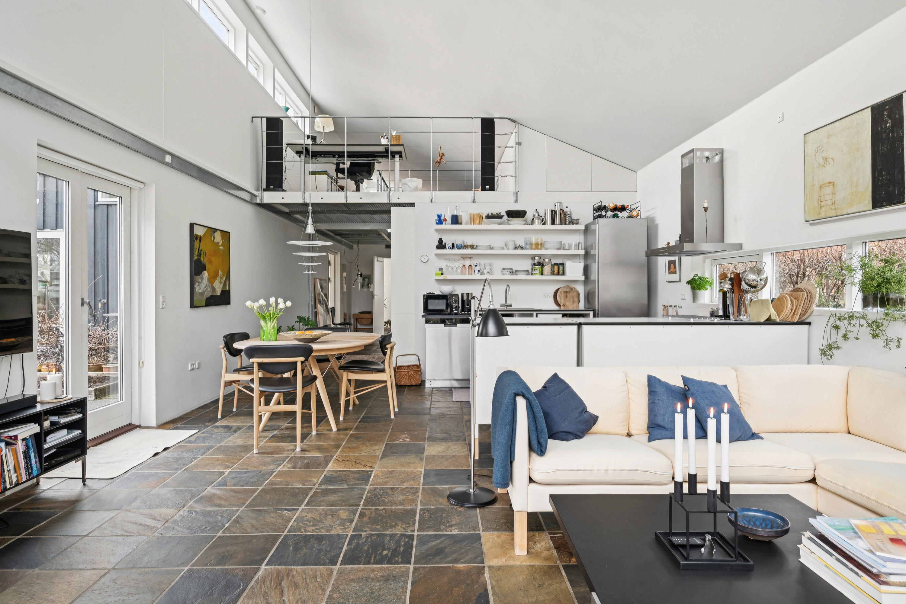 Fremhævet stue billede i fuldskærmstilstand. Billede af Søndersøvej 50, 8240 Risskov