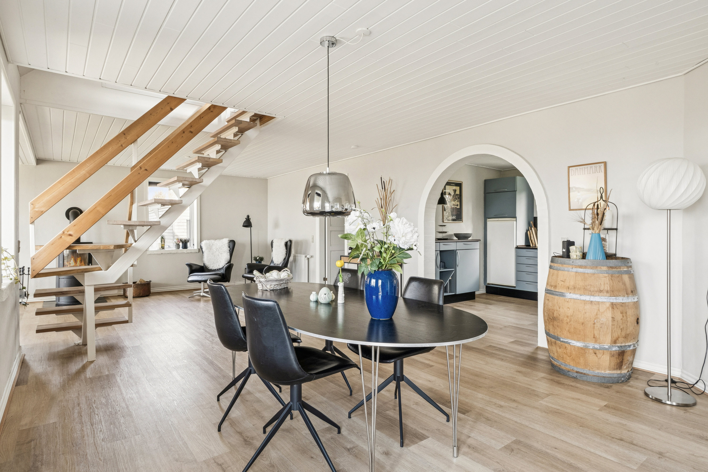 Fremhævet stue billede i fuldskærmstilstand. Billede af Teglgårdvej 4, Hostrup, 7860 Spøttrup