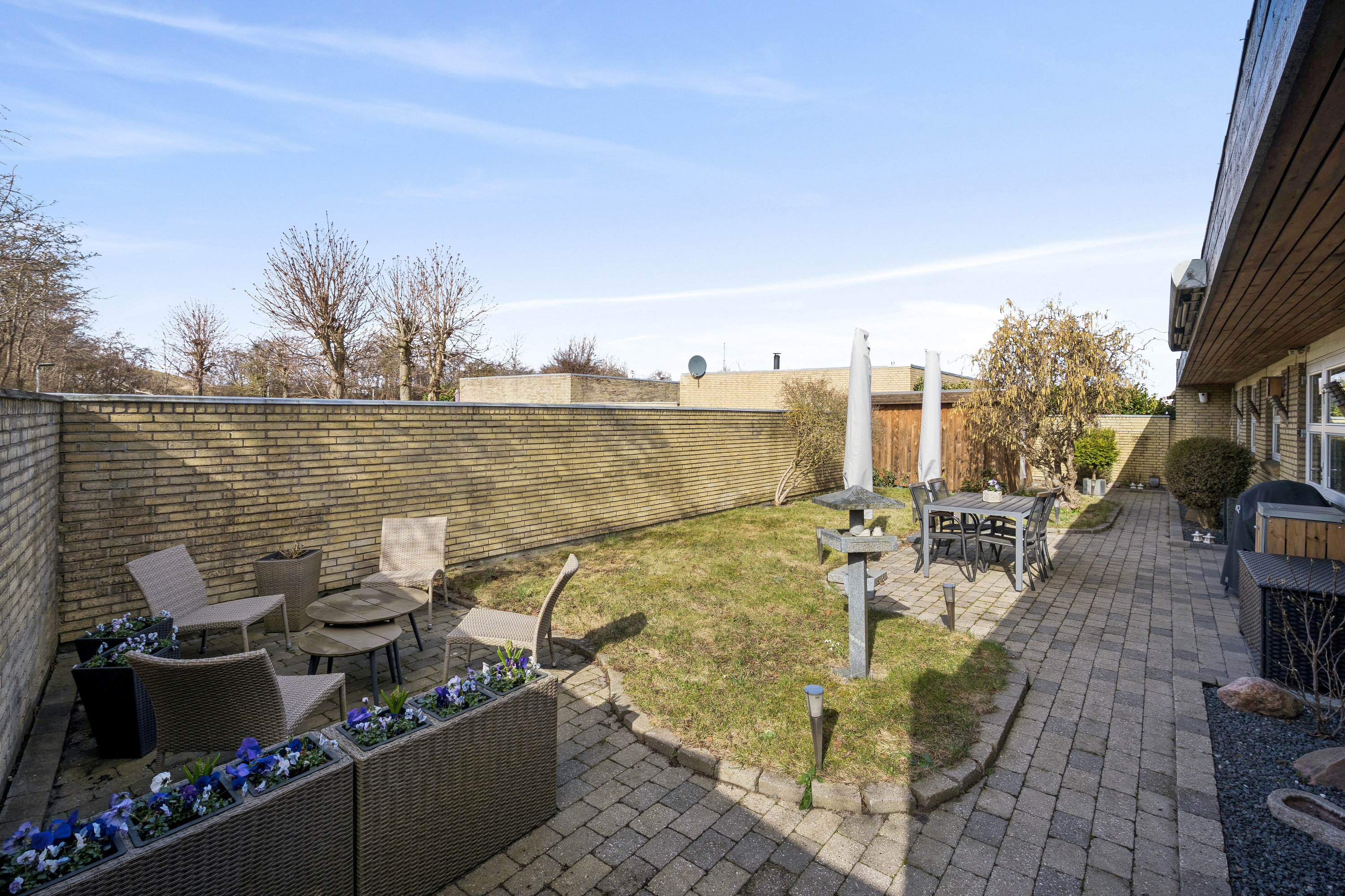 Fremhævet terrasse billede i fuldskærmstilstand. Billede af Allingvej 100, 2650 Hvidovre