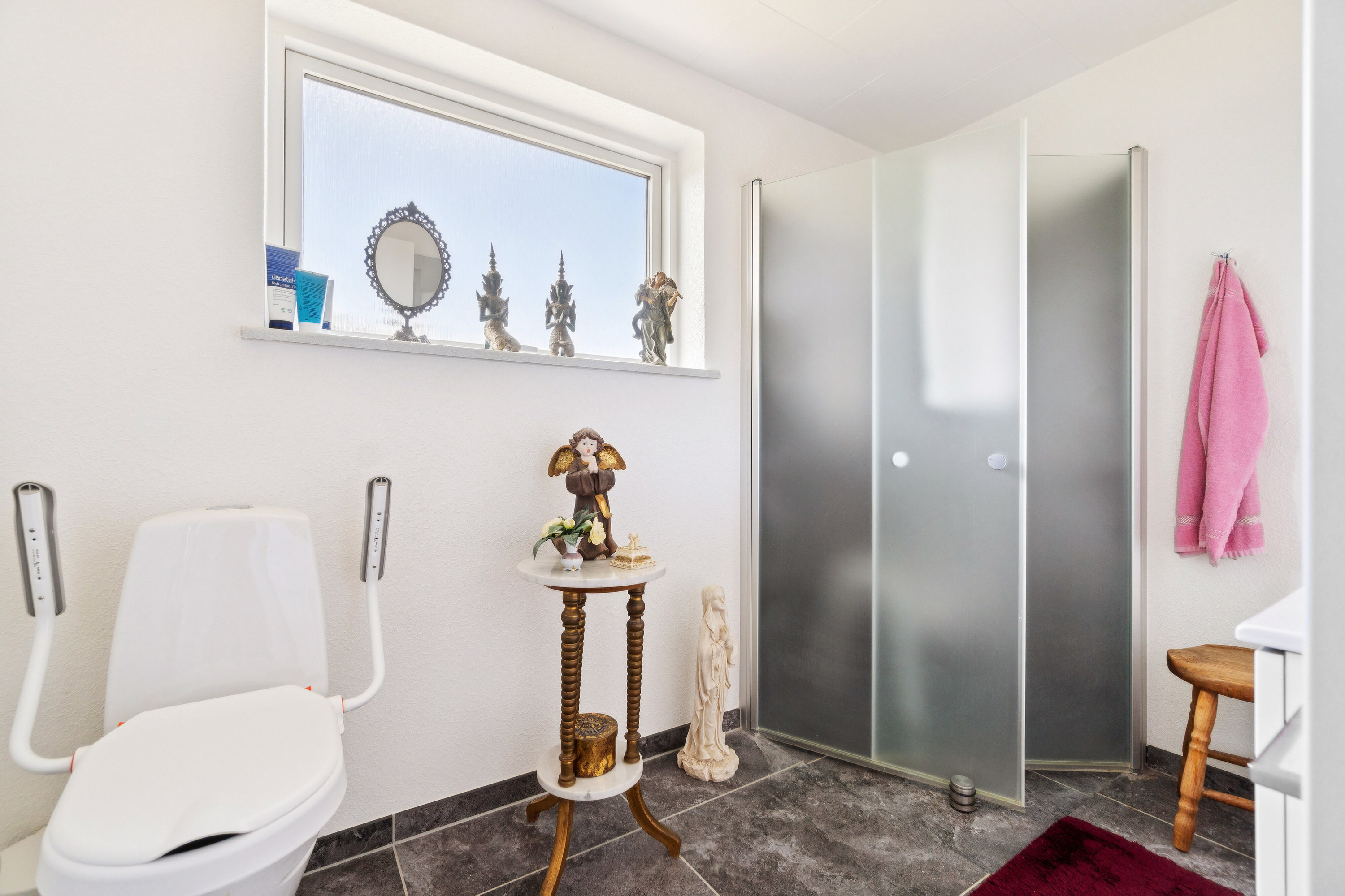 Fremhævet badeværelse billede i fuldskærmstilstand. Billede af Gartnervænget 9, 7752 Snedsted