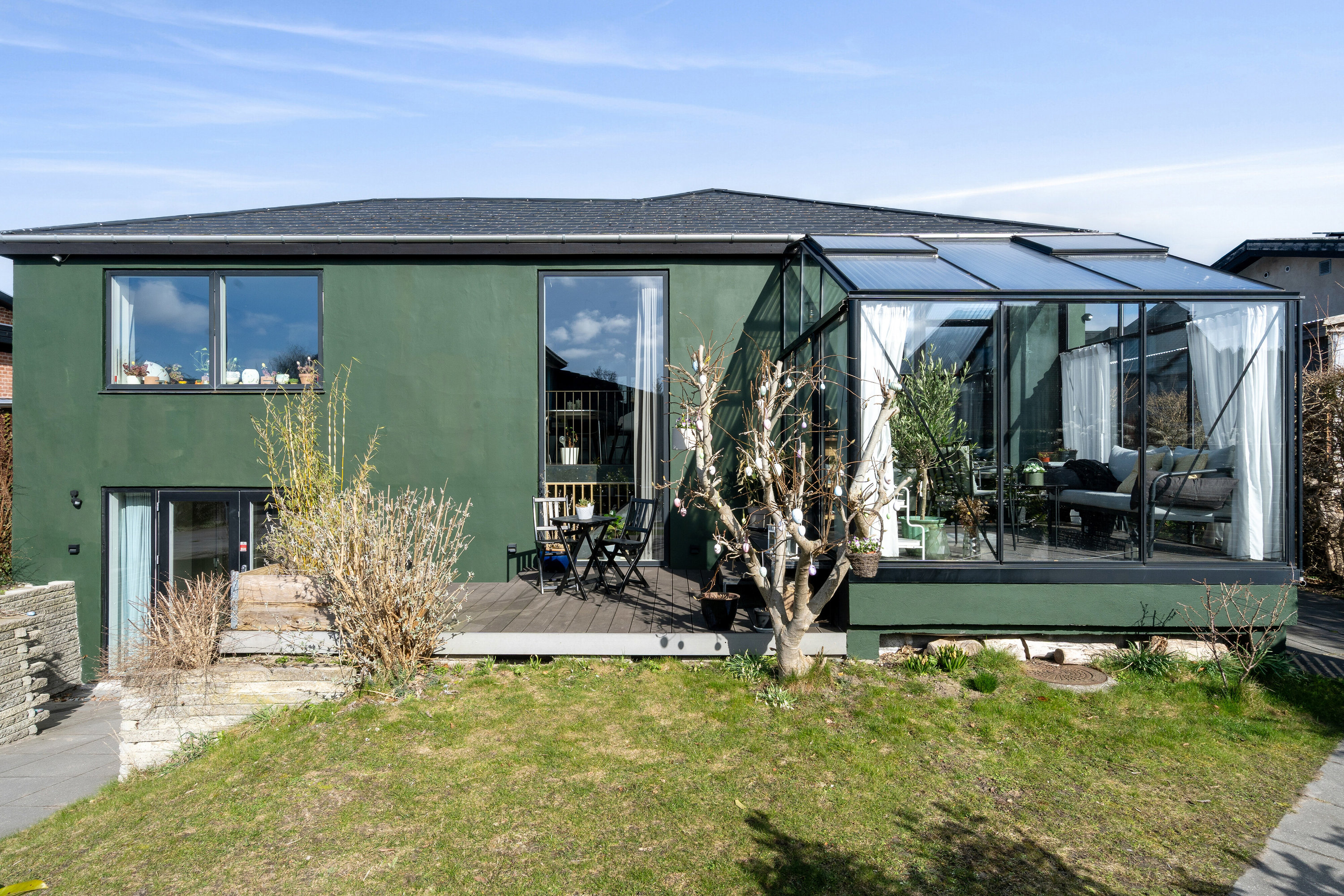 Fremhævet set fra haven billede i fuldskærmstilstand. Billede af Glimvej 13, 2650 Hvidovre