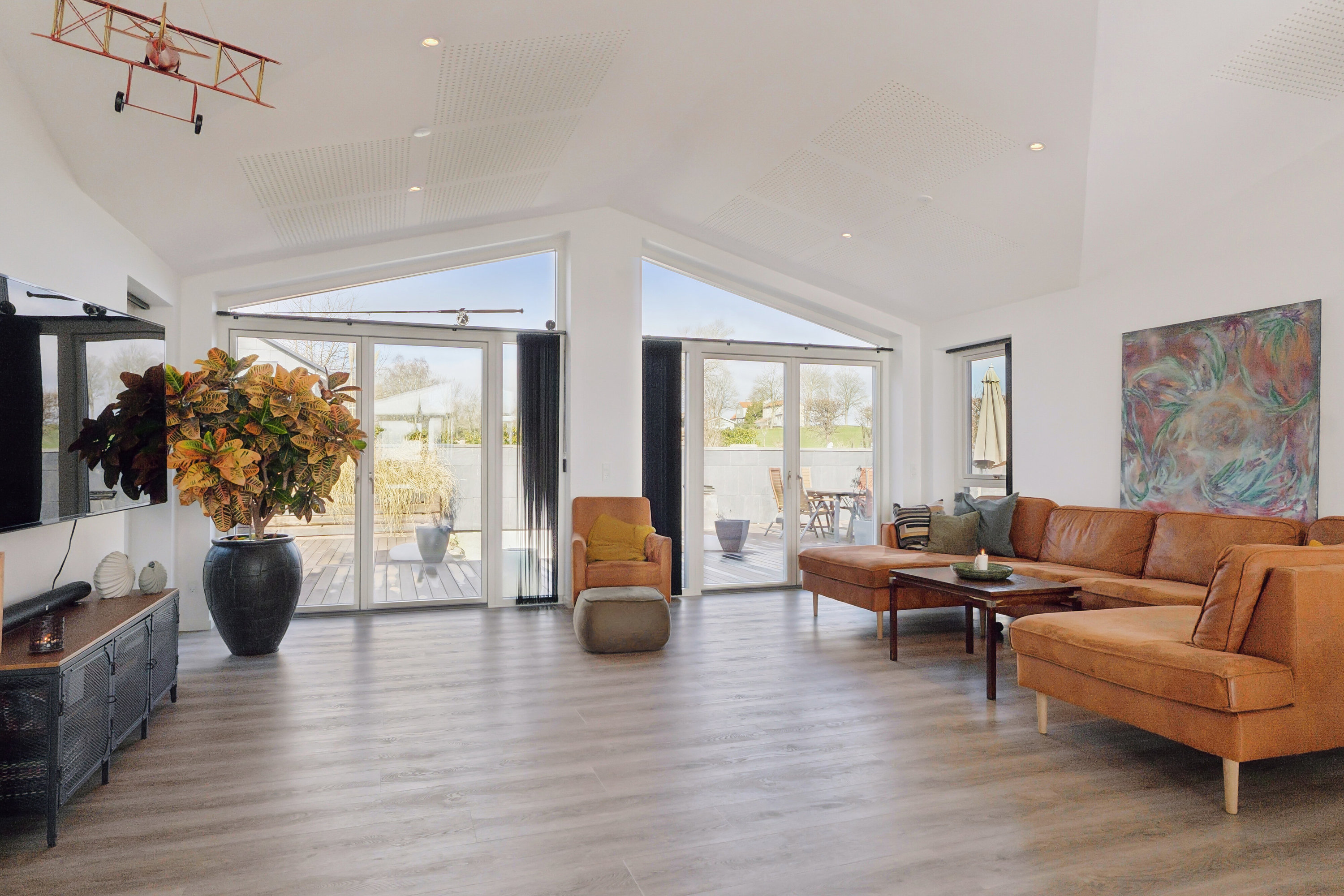 Fremhævet stue billede i fuldskærmstilstand. Billede af Hornsherredvej 155, Lyndby, 4070 Kirke Hyllinge