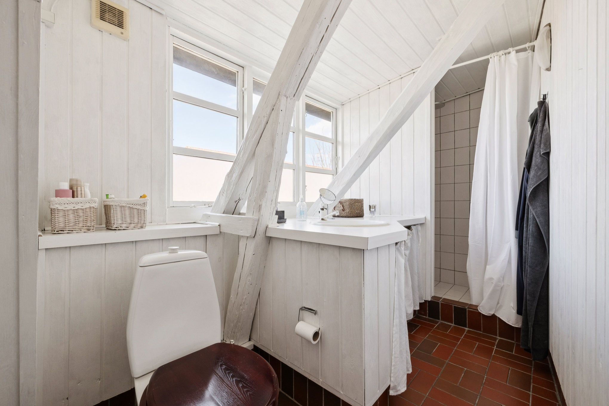 Fremhævet badeværelse billede i fuldskærmstilstand. Billede af Nørre Boulevard 7, 8900 Randers C