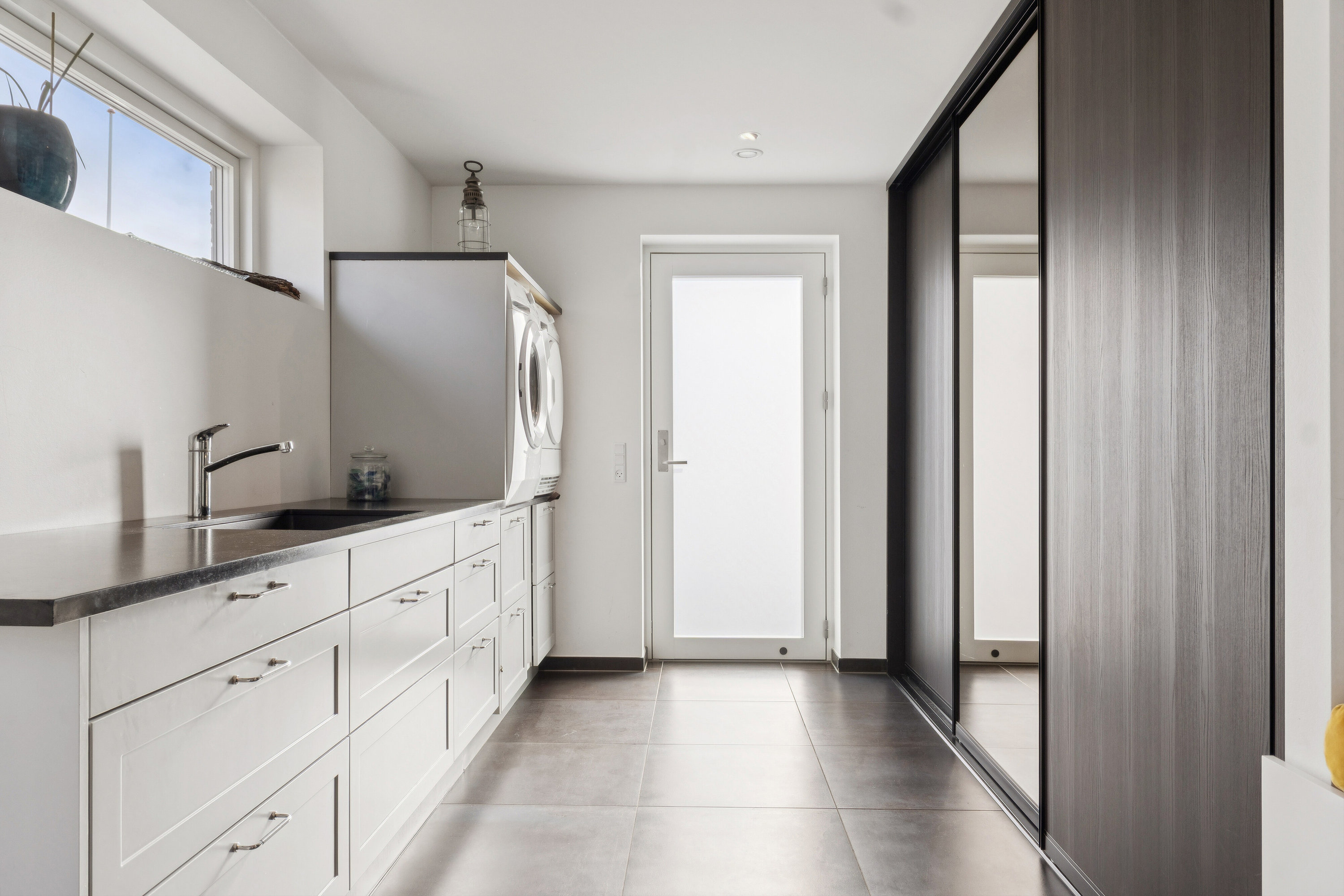 Fremhævet køkken billede i fuldskærmstilstand. Billede af Hornsherredvej 155, Lyndby, 4070 Kirke Hyllinge