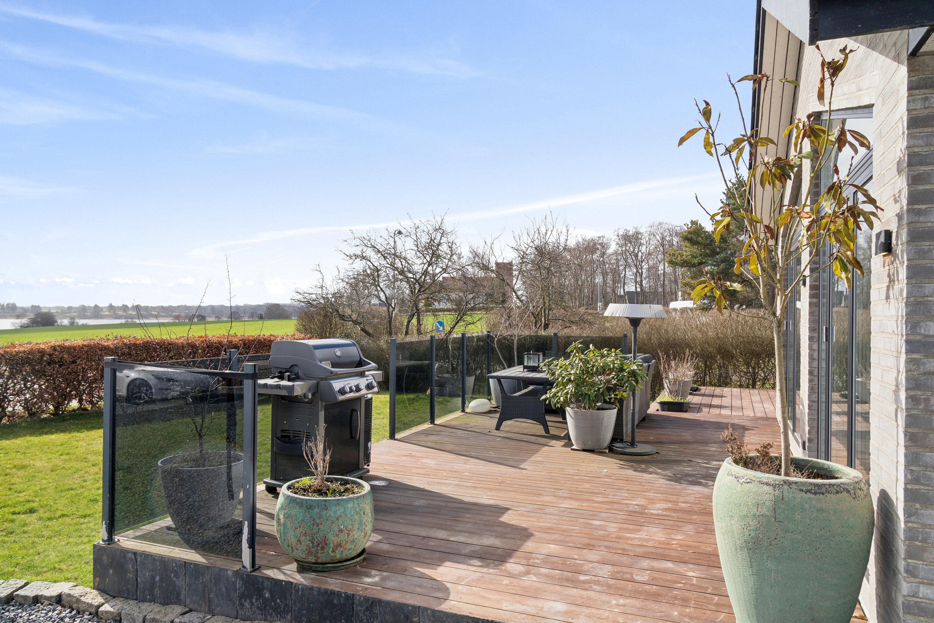 Fremhævet terrasse billede i fuldskærmstilstand. Billede af Hornsherredvej 155, Lyndby, 4070 Kirke Hyllinge