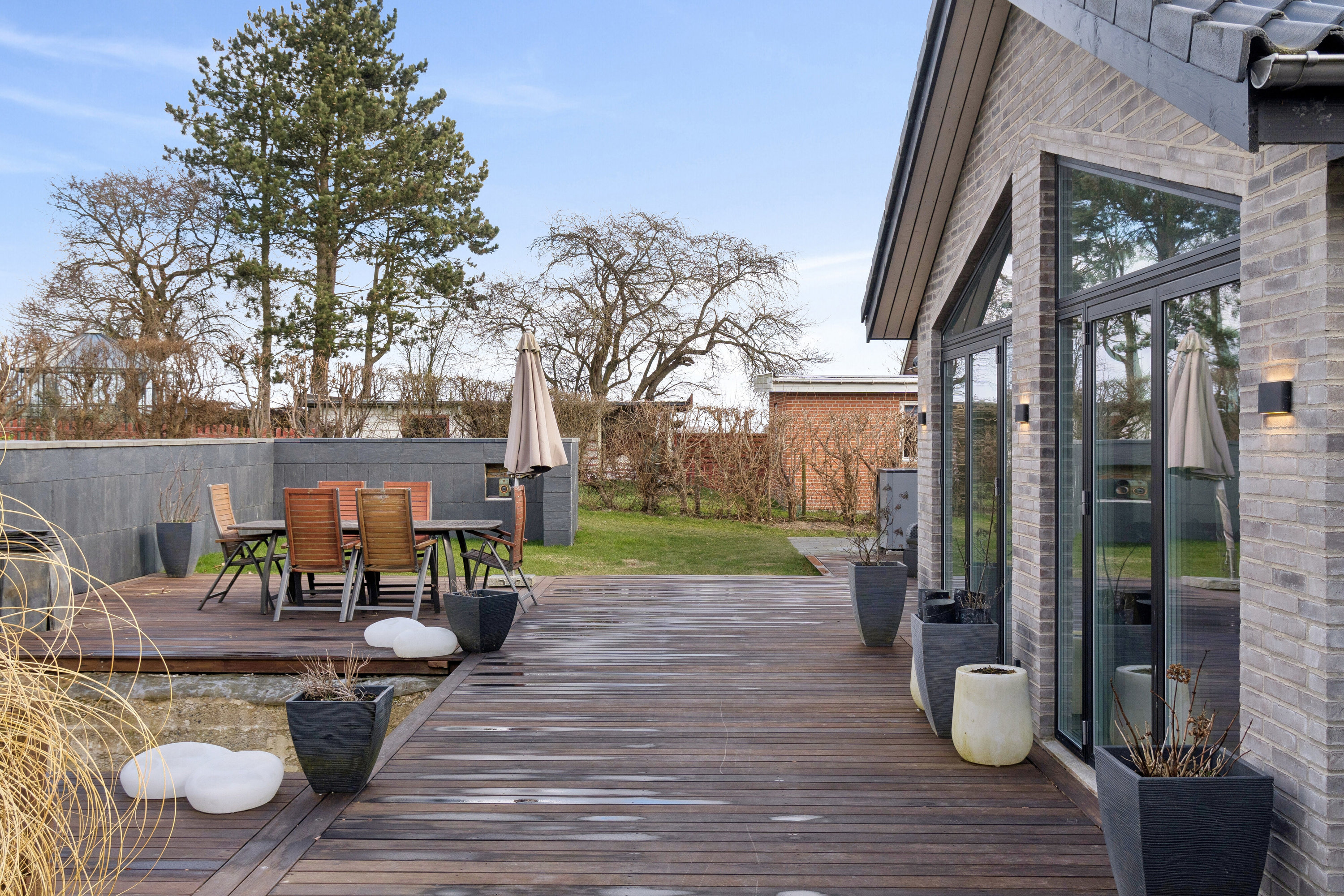 Fremhævet terrasse billede i fuldskærmstilstand. Billede af Hornsherredvej 155, Lyndby, 4070 Kirke Hyllinge