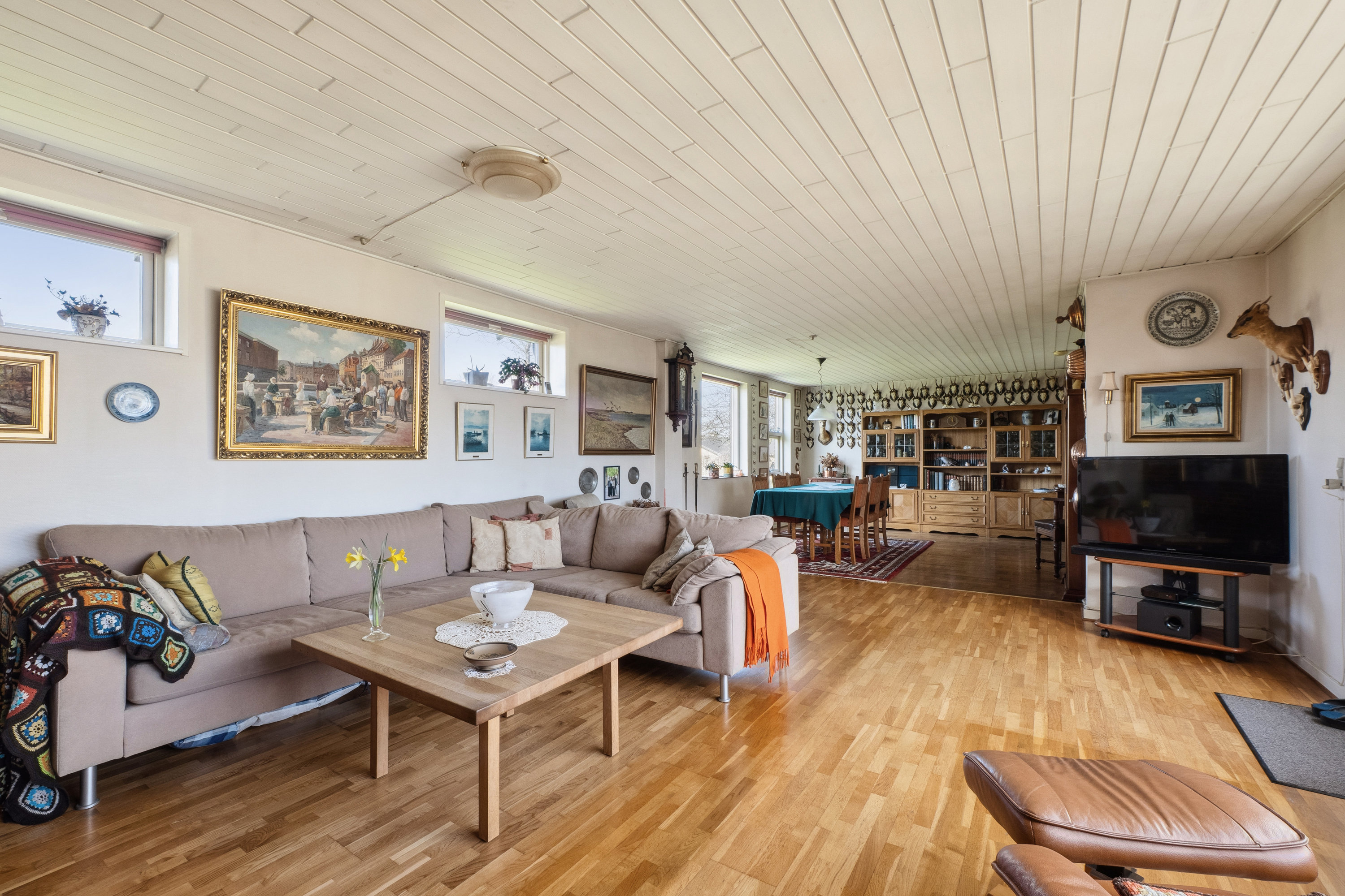 Fremhævet stue billede i fuldskærmstilstand. Billede af Hasselvænget 23, 7800 Skive