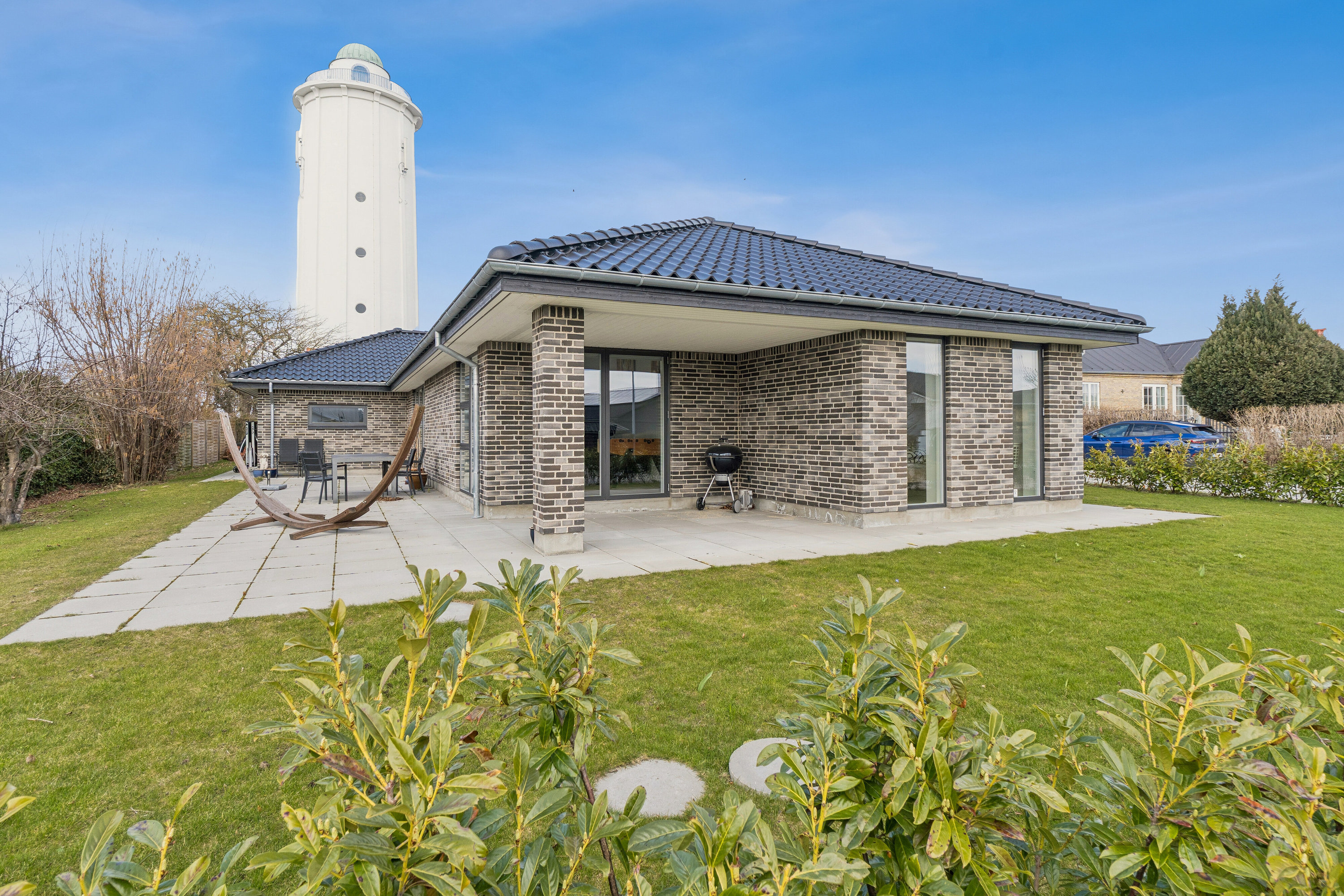 Fremhævet set fra haven billede i fuldskærmstilstand. Billede af H C Bojsensvej 1, 2650 Hvidovre