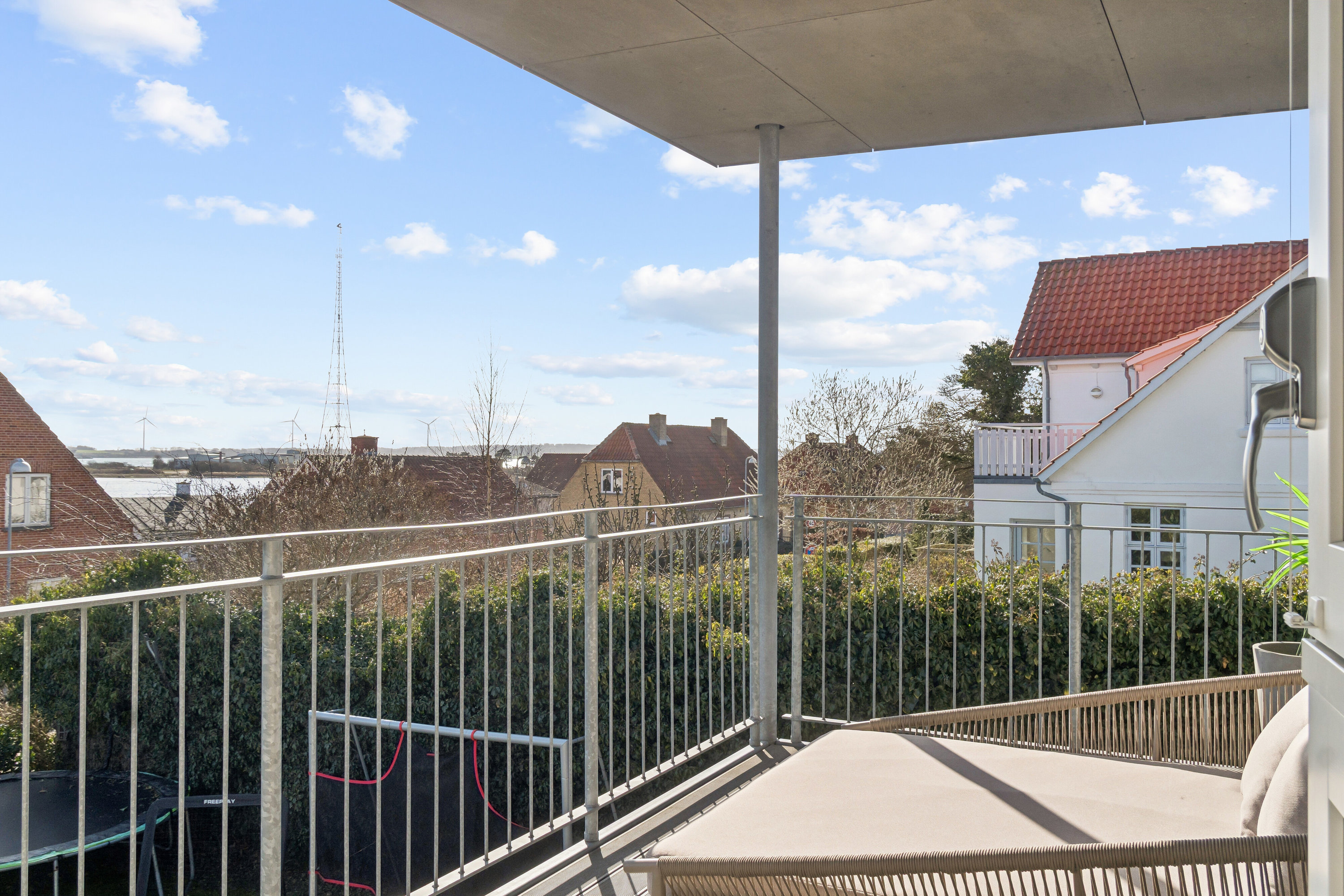 Fremhævet altan billede i fuldskærmstilstand. Billede af Lundevej 28, 4400 Kalundborg