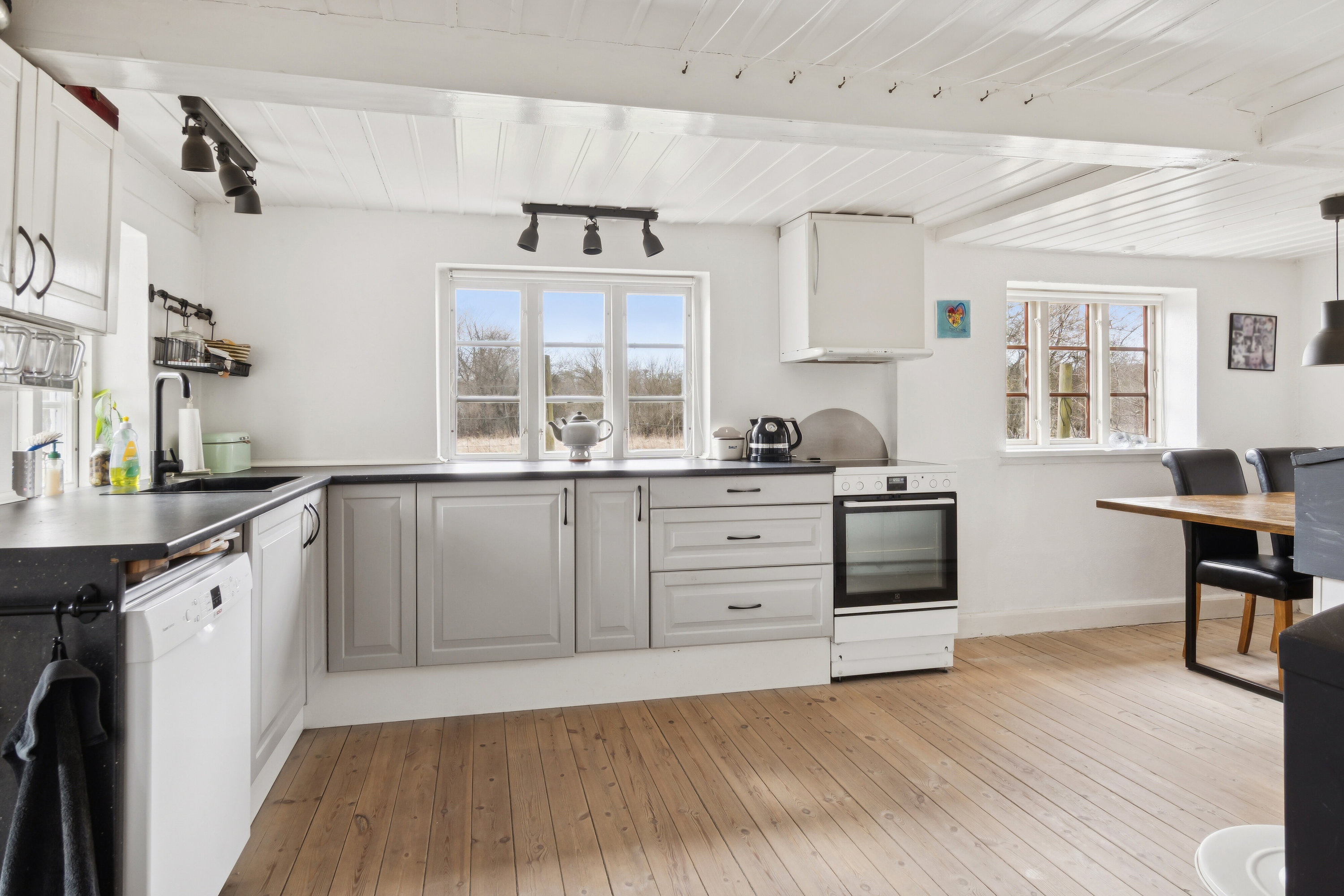 Fremhævet køkken billede i fuldskærmstilstand. Billede af Frederiksberg 69, 4470 Svebølle