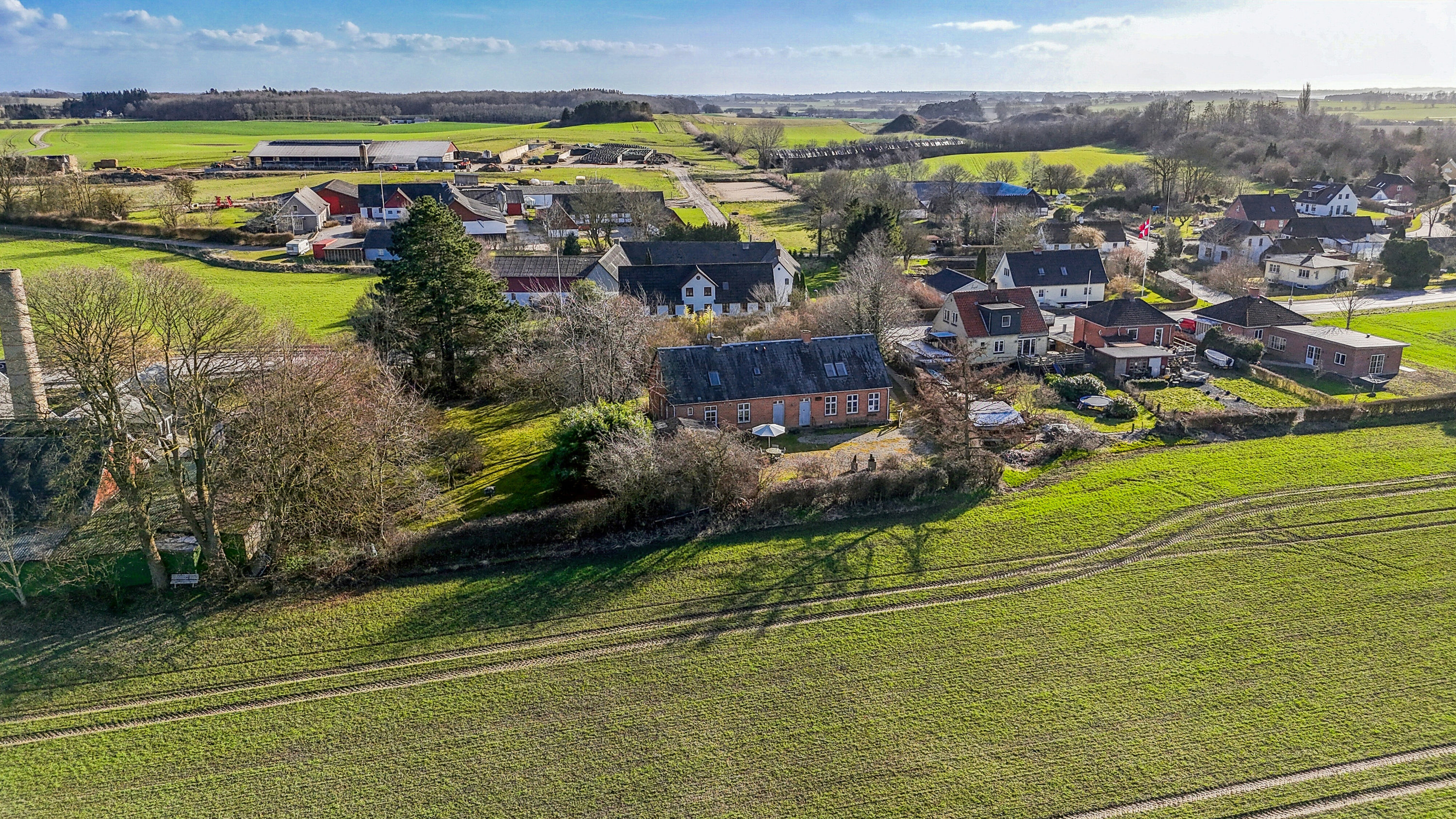 Fremhævet luftfoto billede i fuldskærmstilstand. Billede af Landevejen 10, Lov, 4700 Næstved