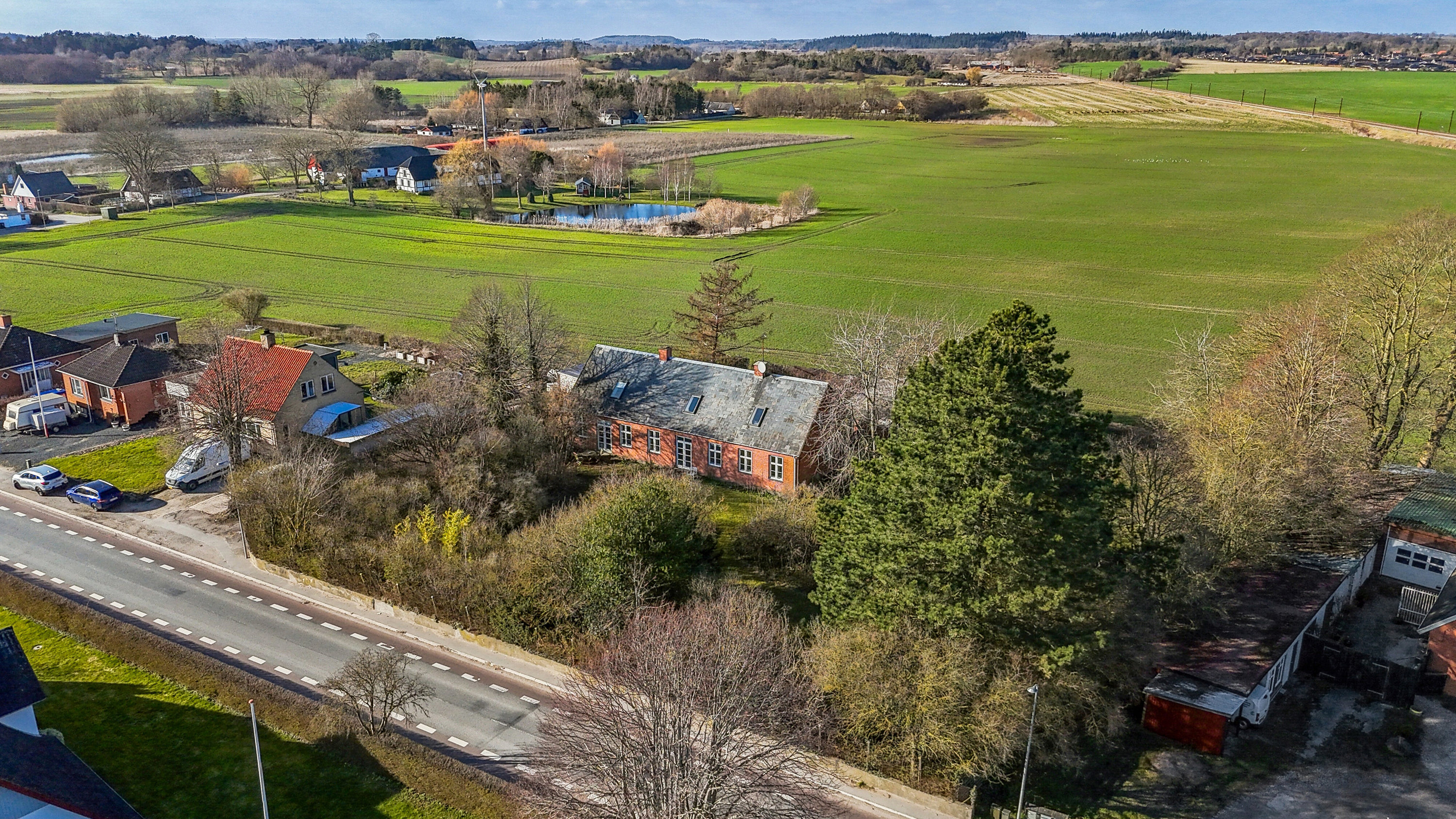 Fremhævet luftfoto billede i fuldskærmstilstand. Billede af Landevejen 10, Lov, 4700 Næstved