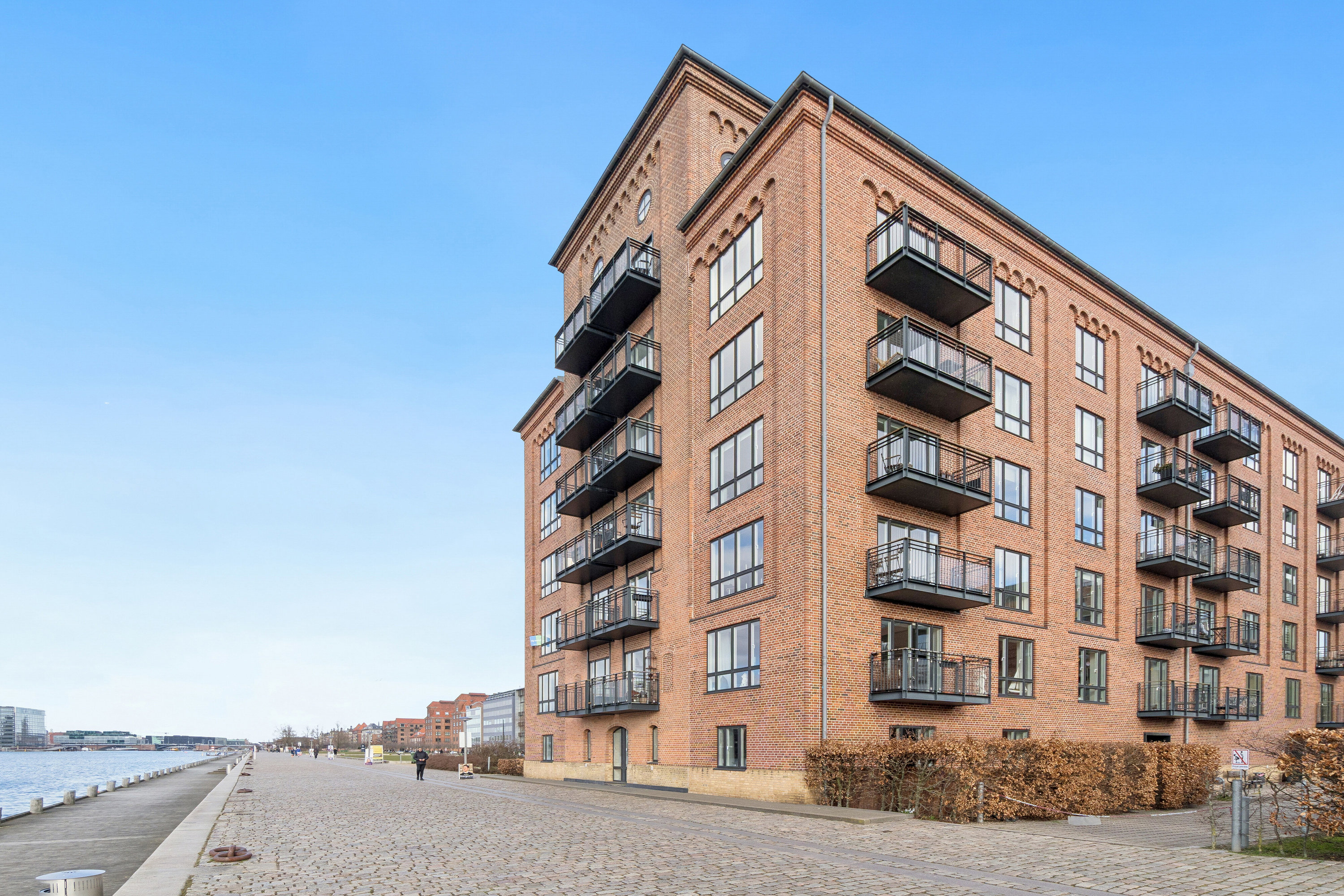 Fremhævet facade billede i fuldskærmstilstand. Billede af Islands Brygge 24B, 2. mf., 2300 København S