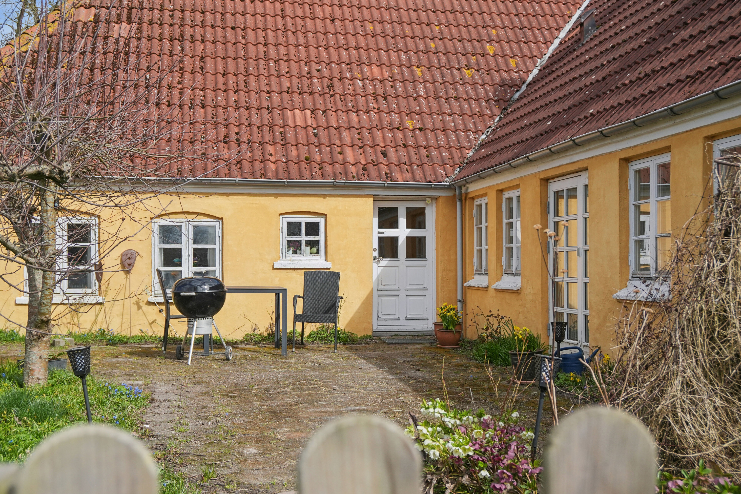 Fremhævet set fra haven billede i fuldskærmstilstand. Billede af Sundsgårdsvej 2, Herringe, 5750 Ringe