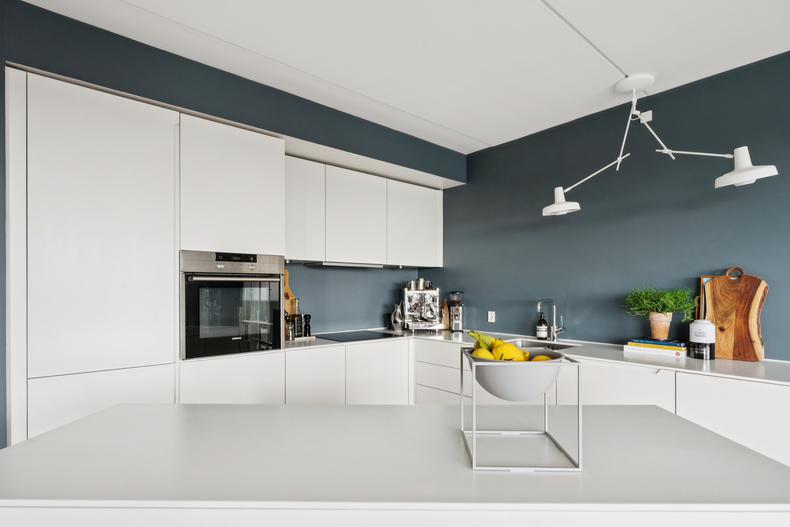 Fremhævet køkken billede i fuldskærmstilstand. Billede af Islands Brygge 38C, 10. tv., 2300 København S