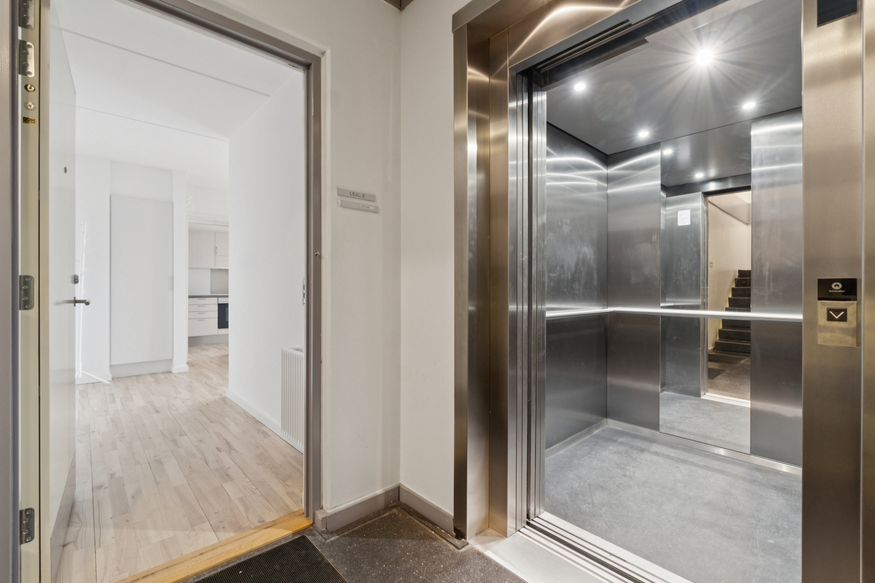 Fremhævet indendørs billede i fuldskærmstilstand. Billede af Islands Brygge 24B, 2. mf., 2300 København S