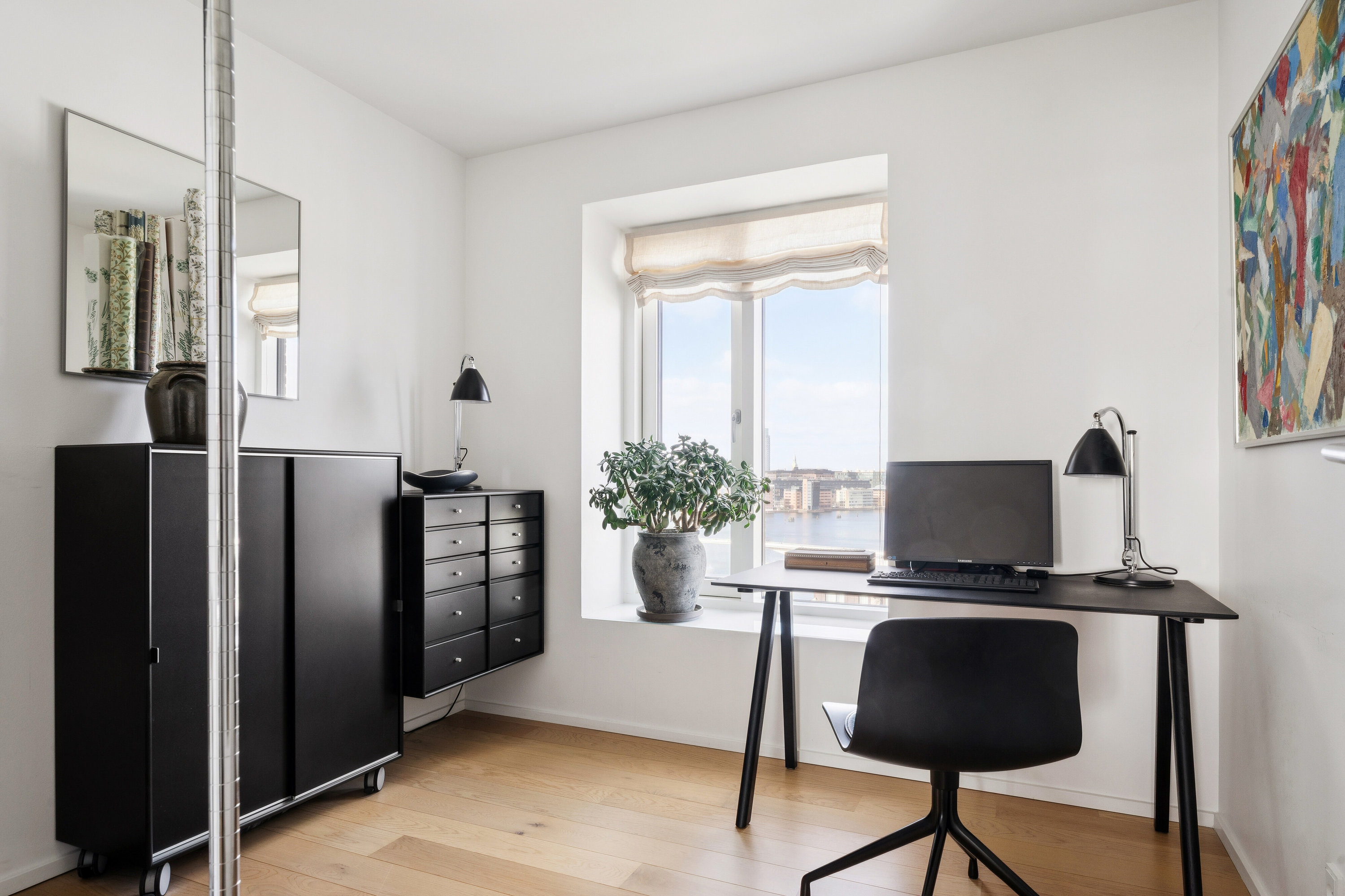 Fremhævet arbejdsværelse billede i fuldskærmstilstand. Billede af Islands Brygge 38C, 10. tv., 2300 København S