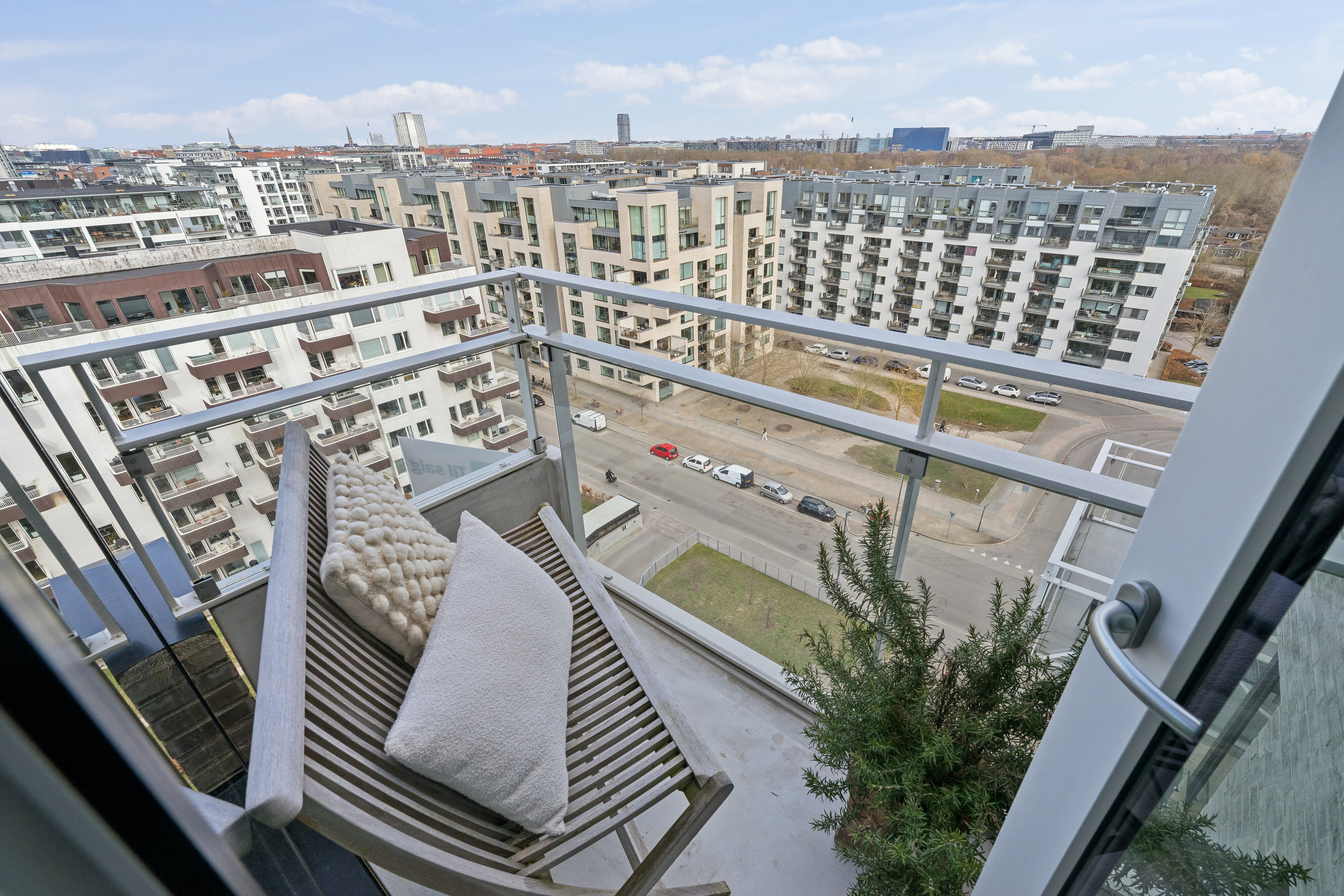 Fremhævet altan billede i fuldskærmstilstand. Billede af Islands Brygge 38C, 10. tv., 2300 København S