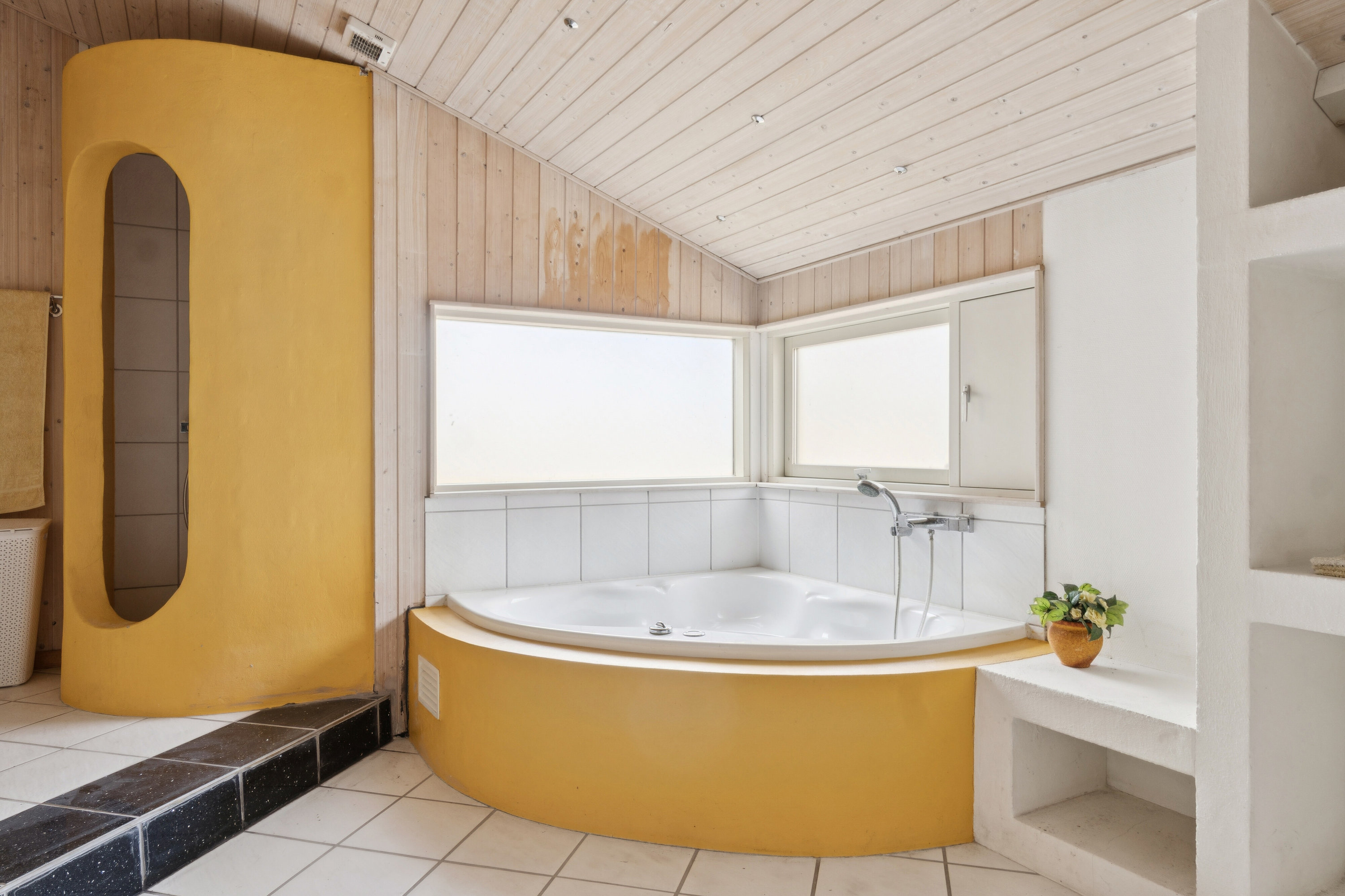 Fremhævet badeværelse billede i fuldskærmstilstand. Billede af Vesterledsvej 13, Asserbo, 3300 Frederiksværk