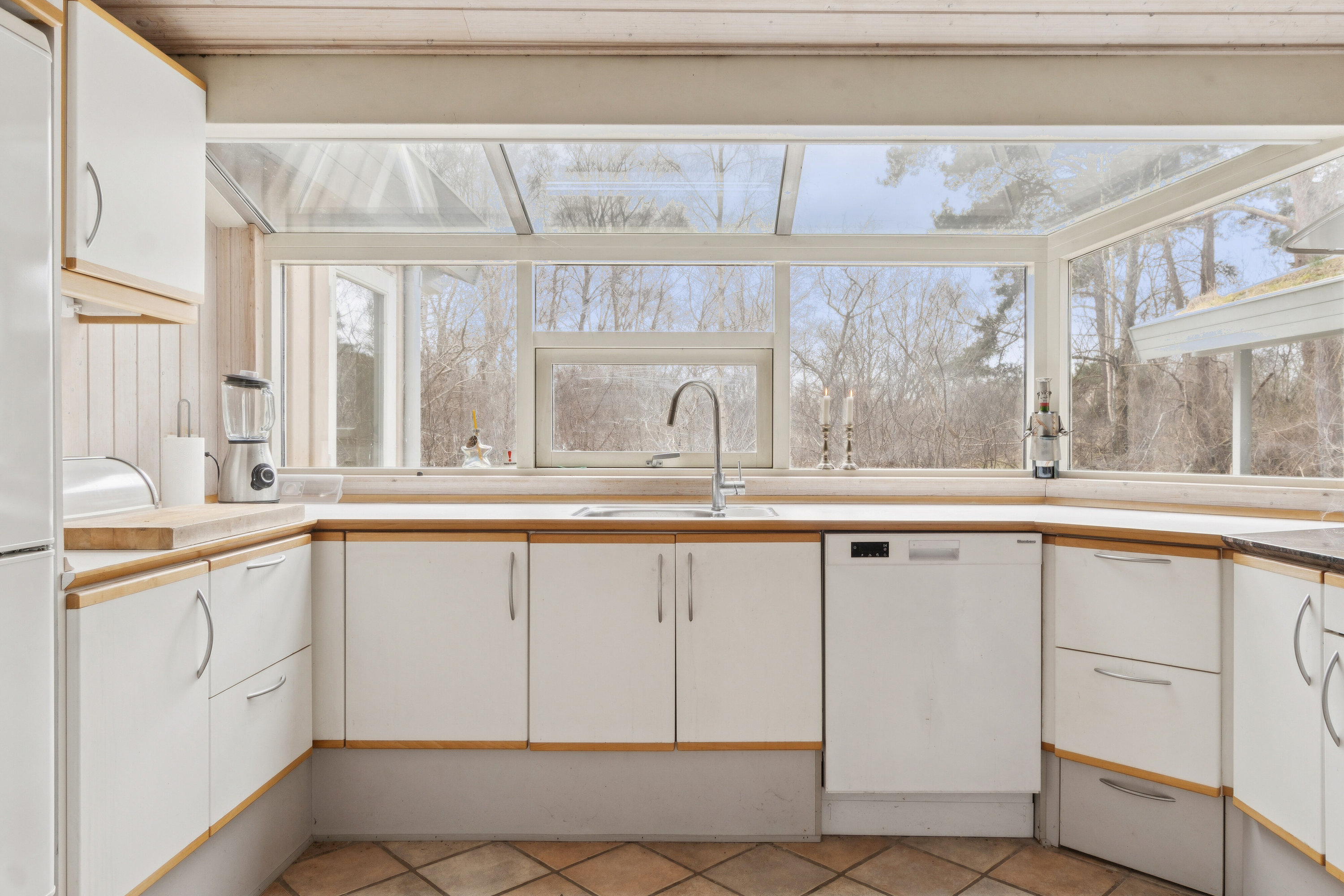 Fremhævet køkkenalrum billede i fuldskærmstilstand. Billede af Vesterledsvej 13, Asserbo, 3300 Frederiksværk