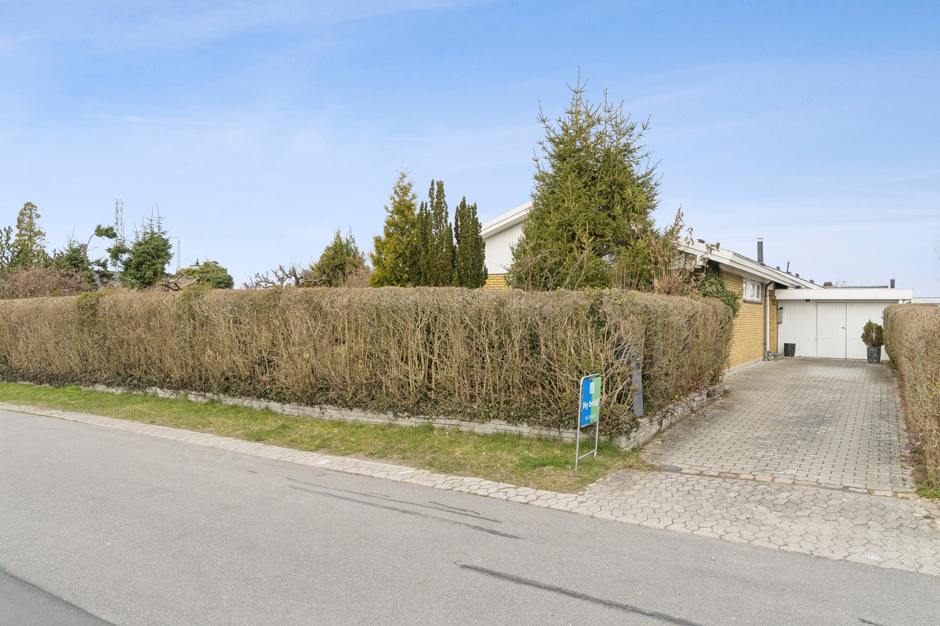 Fremhævet set fra vejen billede i fuldskærmstilstand. Billede af Drosselvænget 5, 4700 Næstved