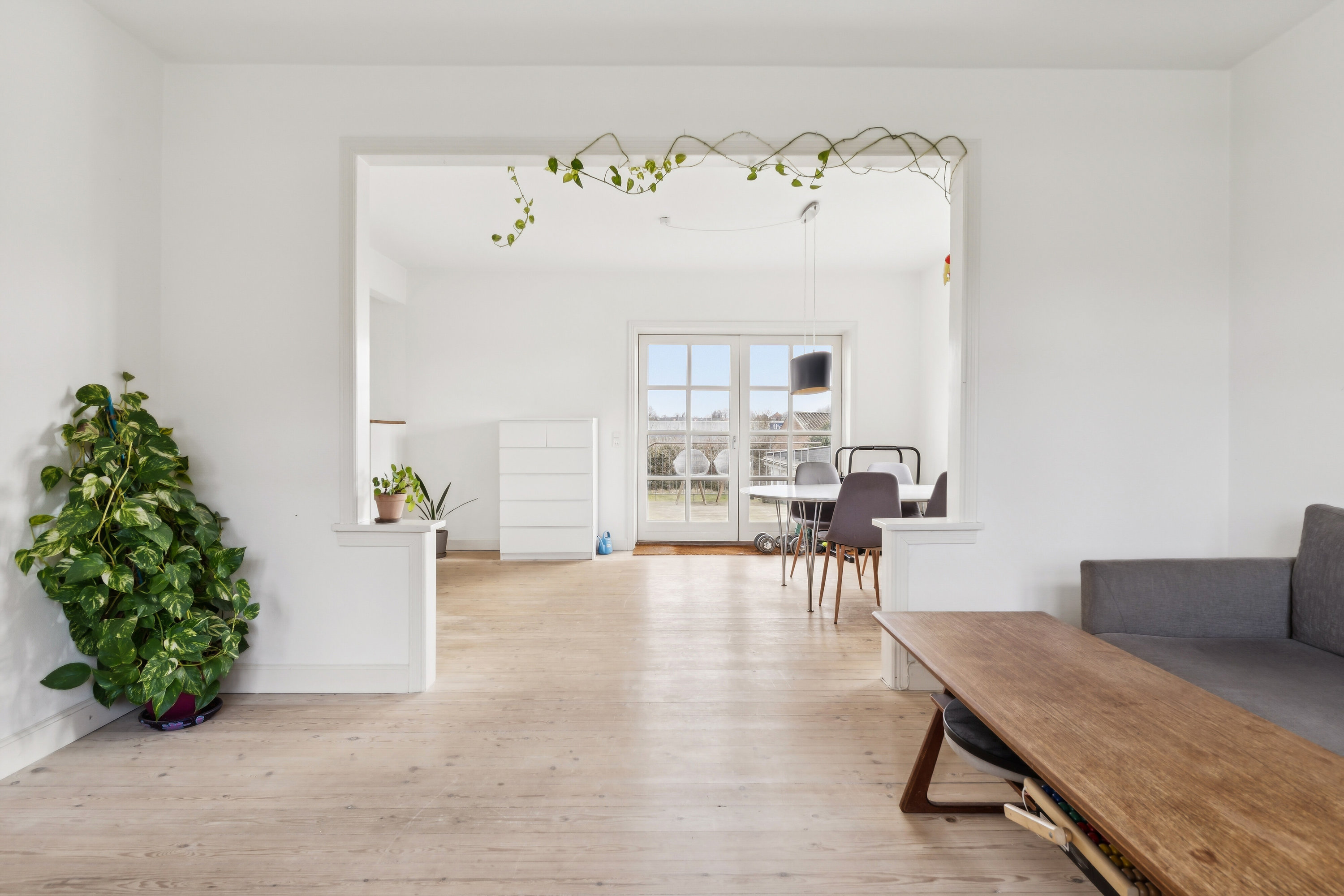 Fremhævet stue billede i fuldskærmstilstand. Billede af Gyldenbjergsvej 30, 5700 Svendborg