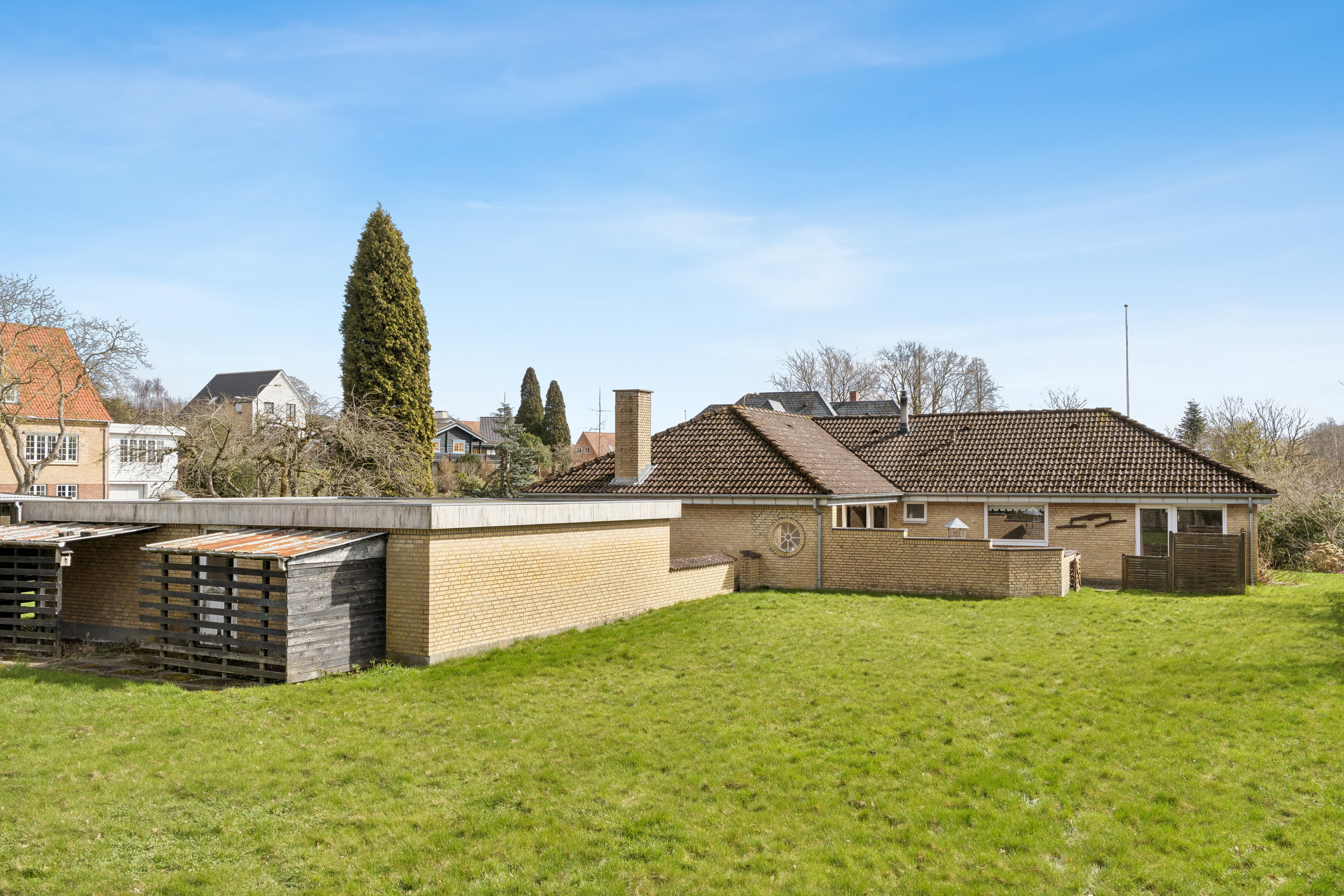 Fremhævet udendørs billede i fuldskærmstilstand. Billede af Slotsbakken 3, 6300 Gråsten