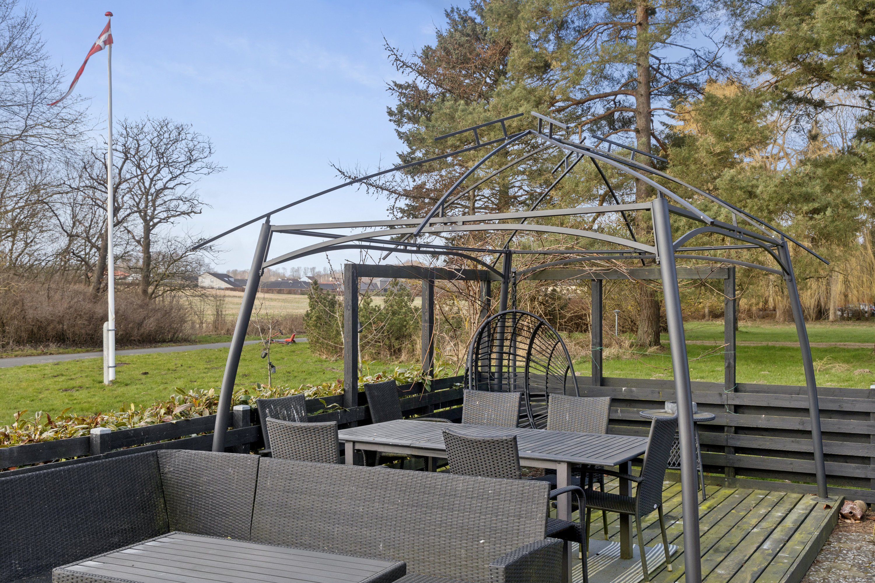 Fremhævet terrasse billede i fuldskærmstilstand. Billede af Degnehuse 7, 4450 Jyderup