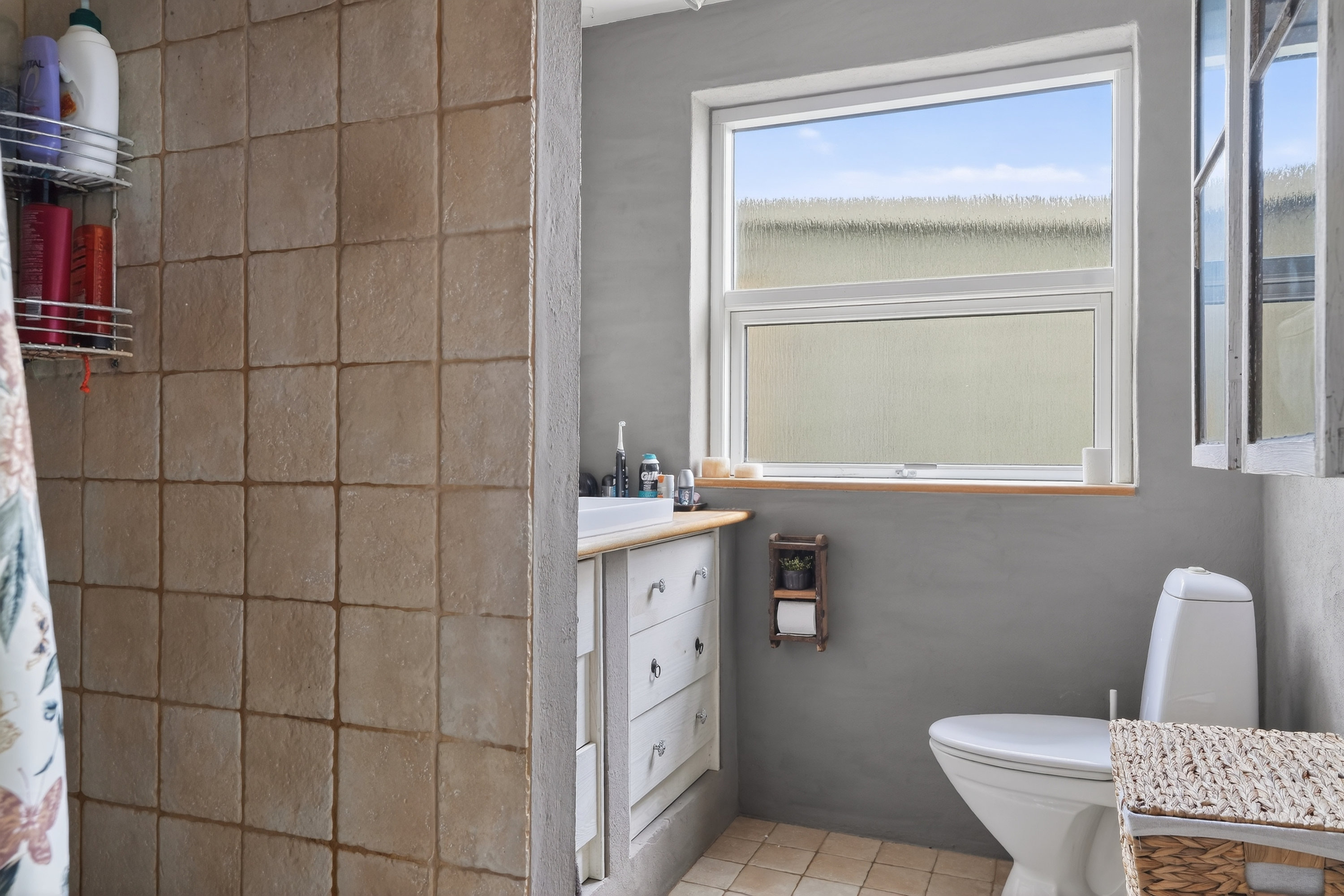 Fremhævet badeværelse billede i fuldskærmstilstand. Billede af Idrætsvej 27, Undløse, 4340 Tølløse