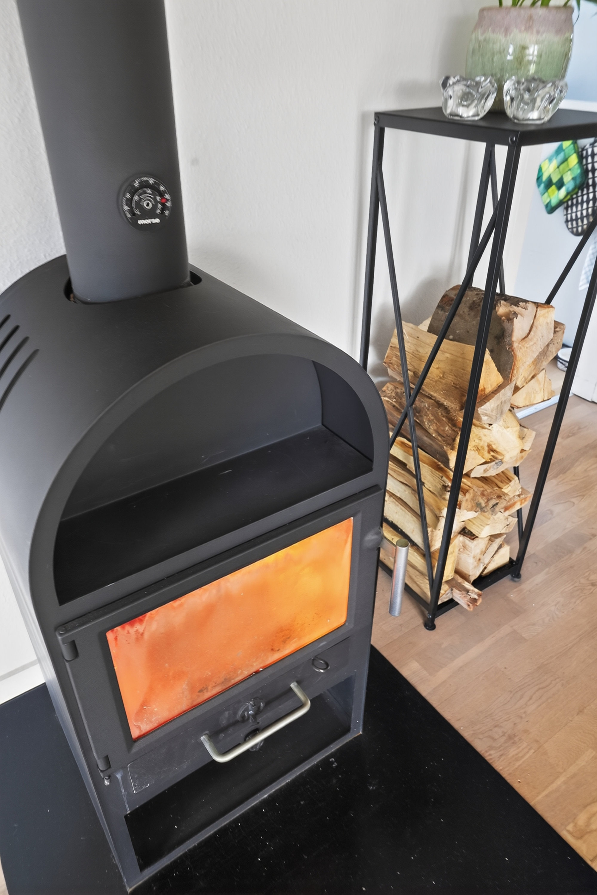 Fremhævet stue billede i fuldskærmstilstand. Billede af Idrætsvej 27, Undløse, 4340 Tølløse