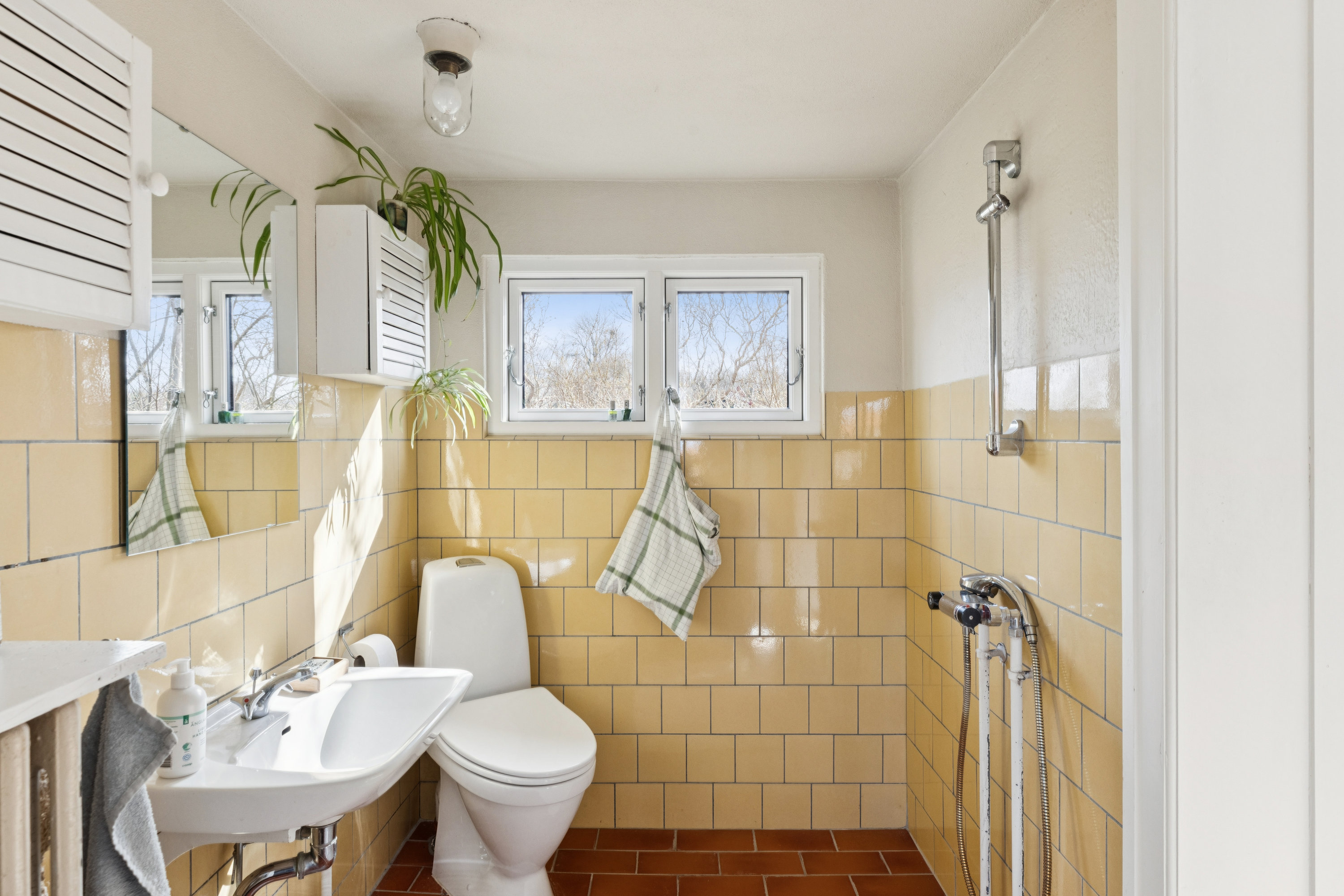 Fremhævet badeværelse billede i fuldskærmstilstand. Billede af Haderslevvej 67, 6760 Ribe