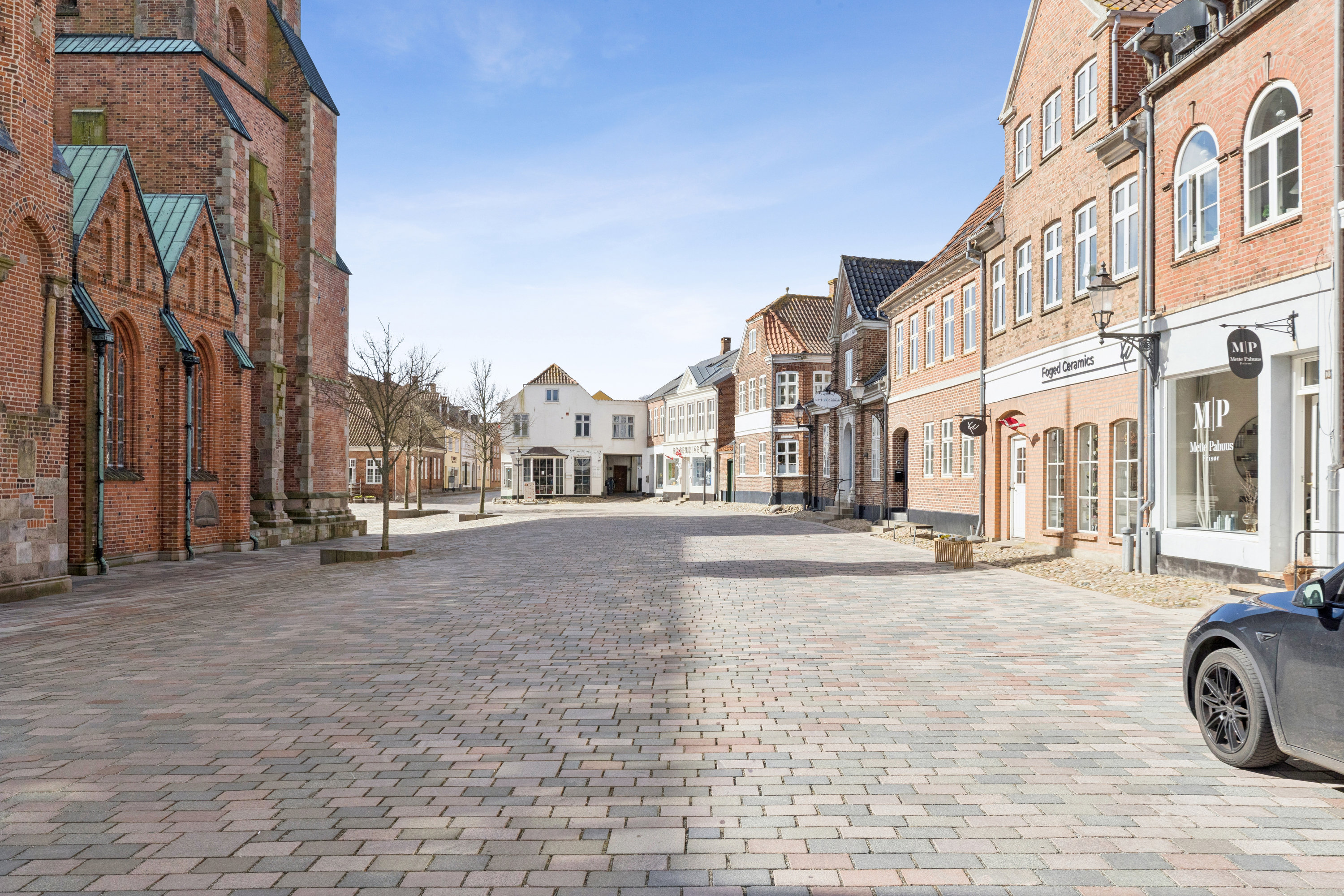 Fremhævet facade billede i fuldskærmstilstand. Billede af Torvet 10, 6760 Ribe