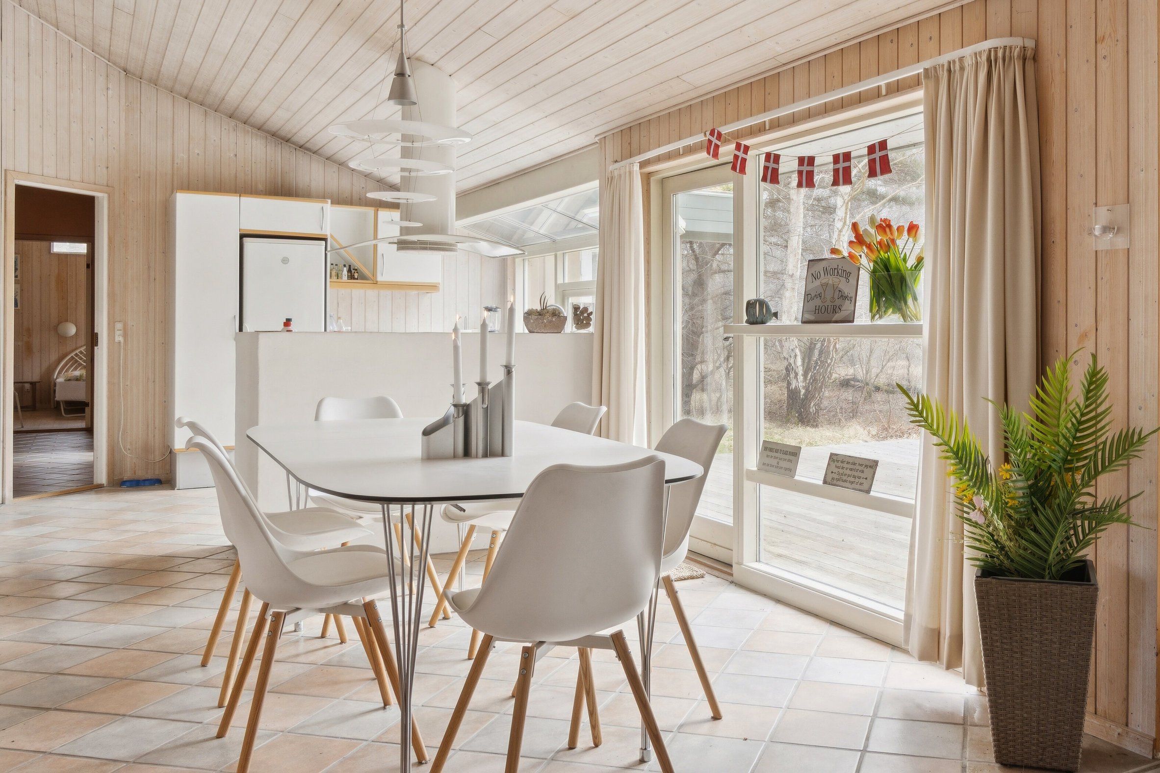 Fremhævet køkkenalrum billede i fuldskærmstilstand. Billede af Vesterledsvej 13, Asserbo, 3300 Frederiksværk