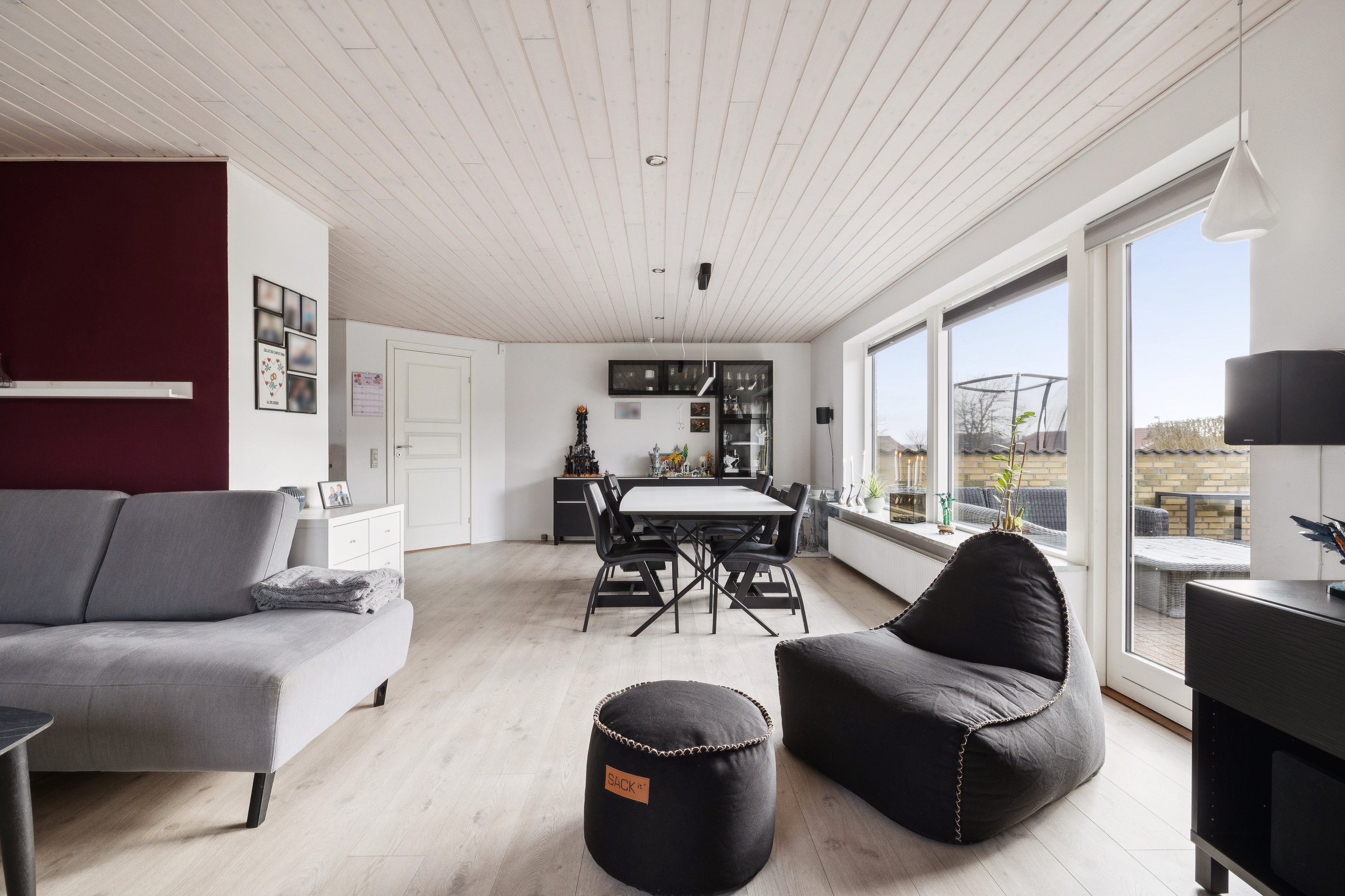 Fremhævet stue billede i fuldskærmstilstand. Billede af Kvædeparken 80, 9500 Hobro