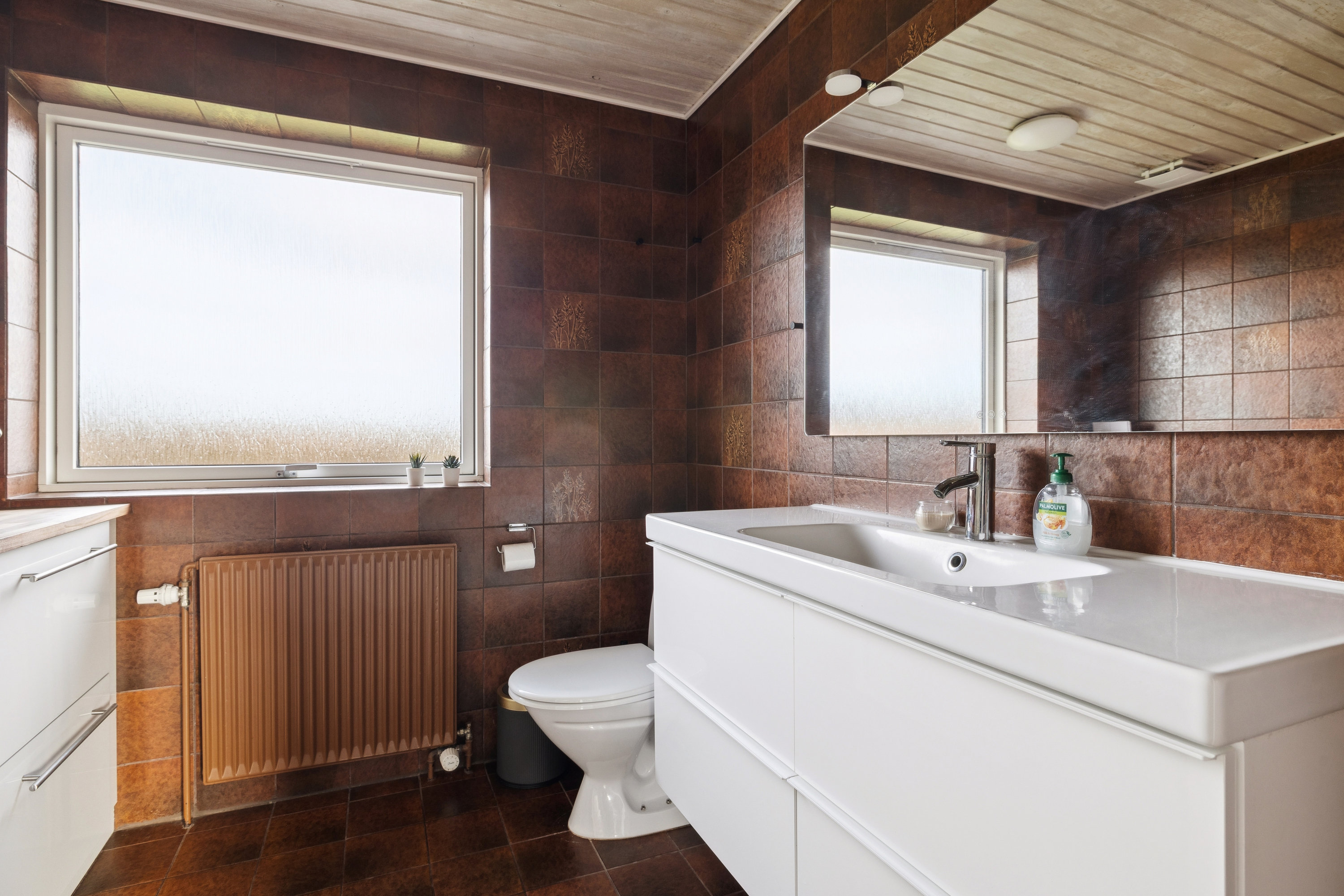 Fremhævet badeværelse billede i fuldskærmstilstand. Billede af Kvædeparken 80, 9500 Hobro