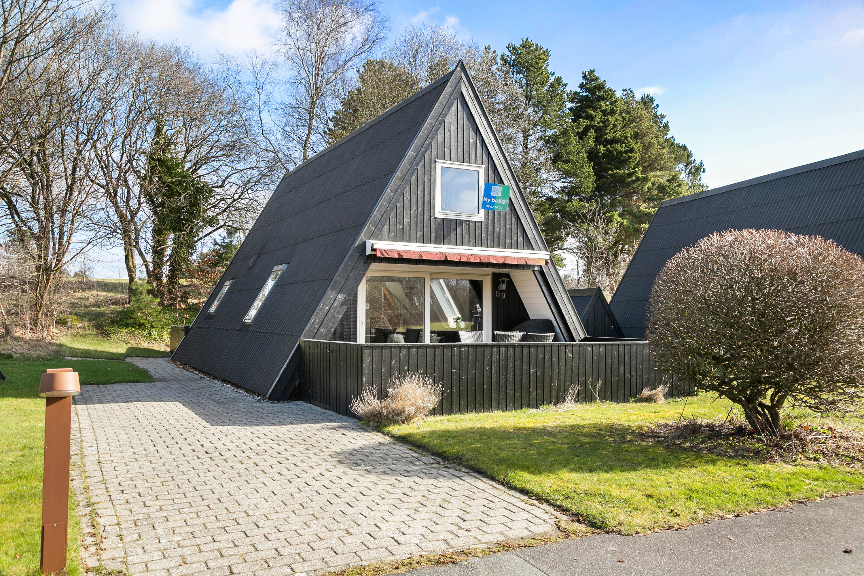 Fremhævet facade billede i fuldskærmstilstand. Billede af Golfsvinget 59, Gatten, 9640 Farsø