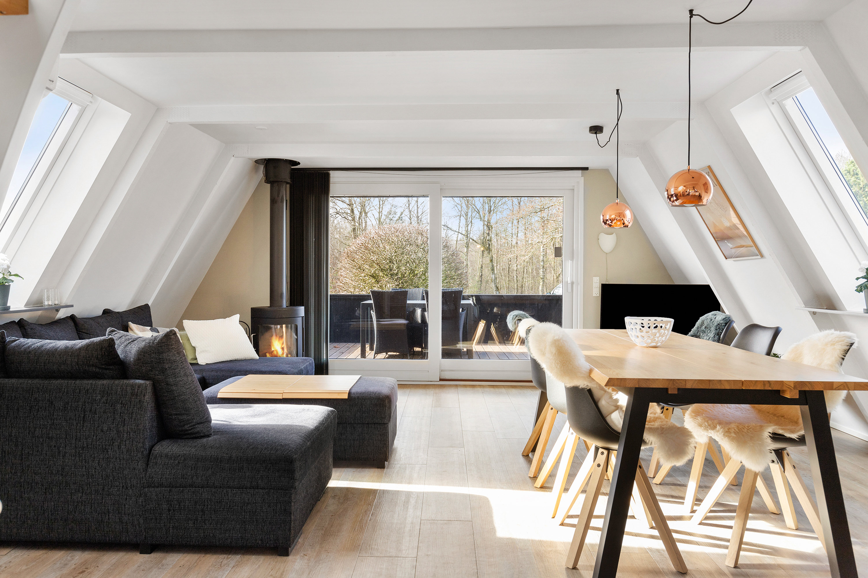 Fremhævet stue billede i fuldskærmstilstand. Billede af Golfsvinget 59, Gatten, 9640 Farsø