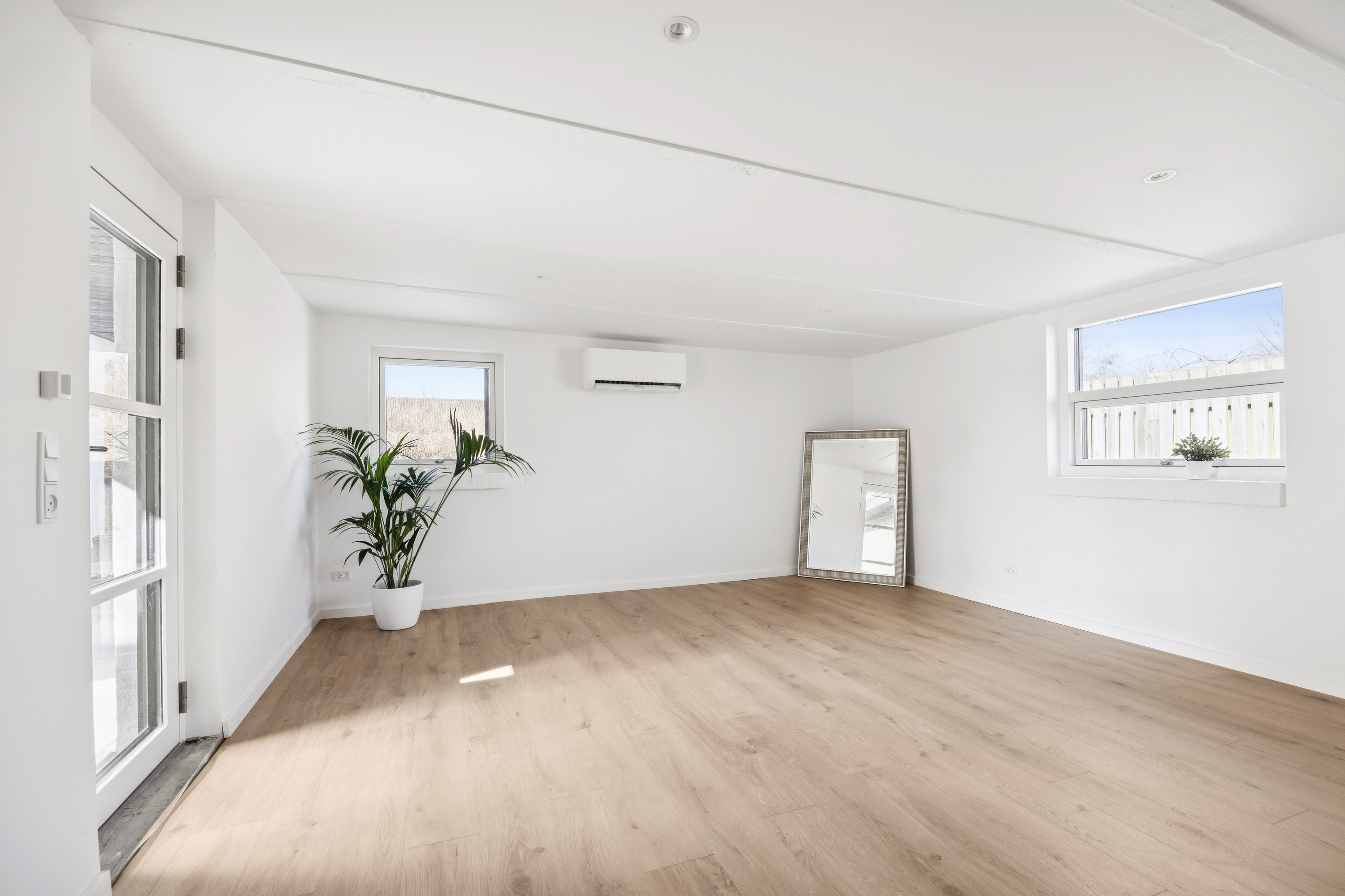 Fremhævet stue billede i fuldskærmstilstand. Billede af Firkløvervej 1, 4671 Strøby