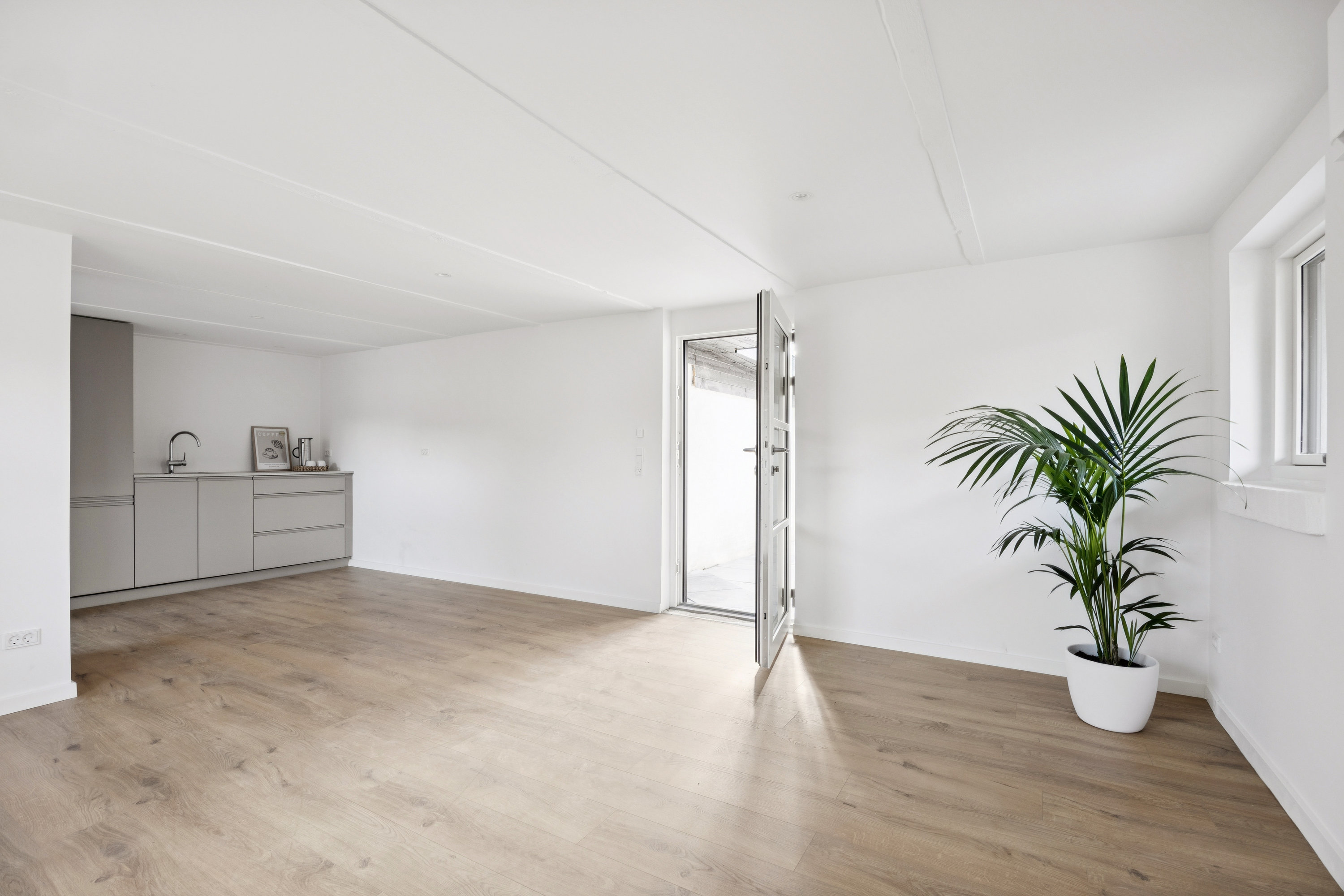 Fremhævet stue billede i fuldskærmstilstand. Billede af Firkløvervej 1, 4671 Strøby