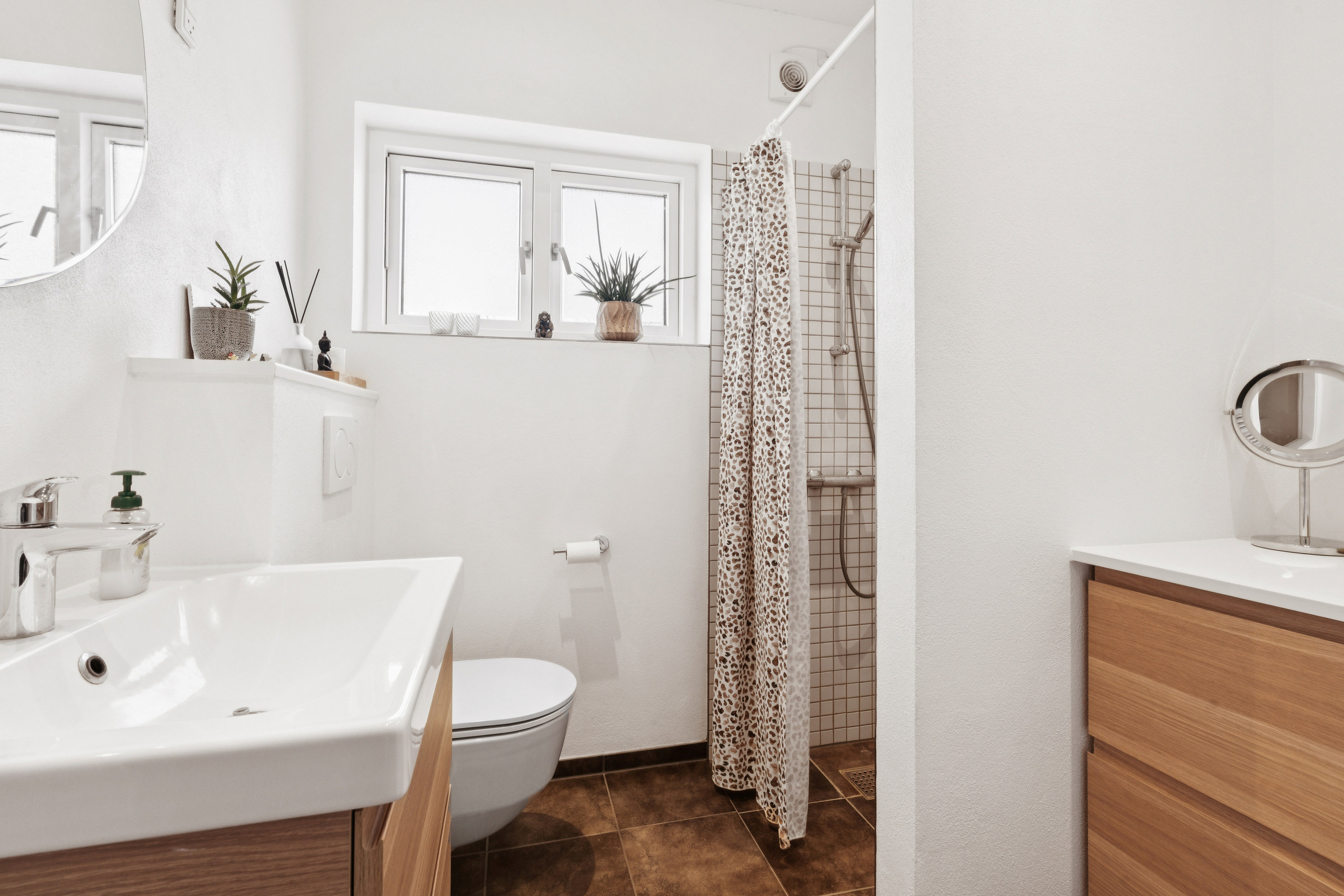 Fremhævet badeværelse billede i fuldskærmstilstand. Billede af Rungsvej 44, 9200 Aalborg SV