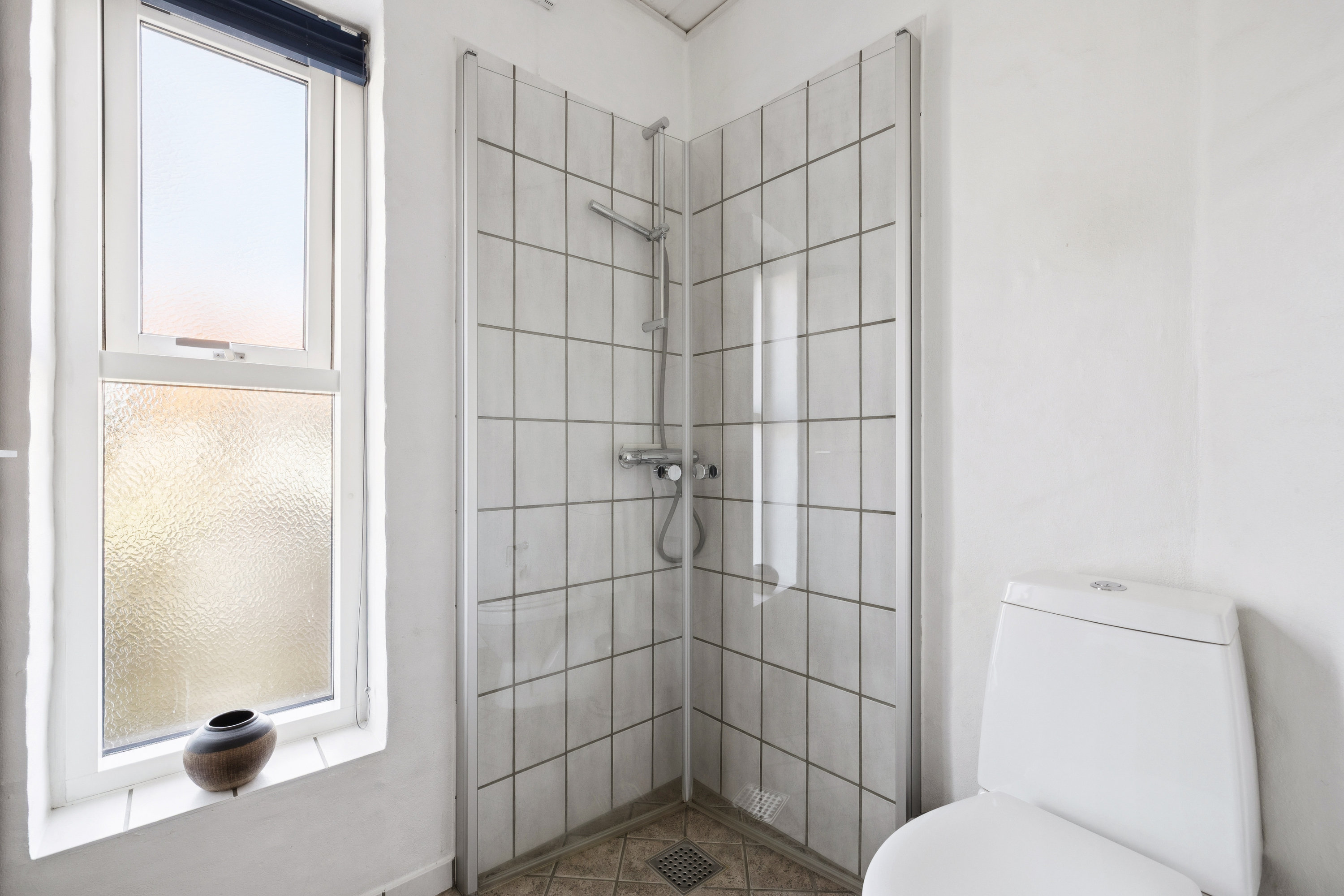 Fremhævet badeværelse billede i fuldskærmstilstand. Billede af Jernbanegade 64, 9560 Hadsund