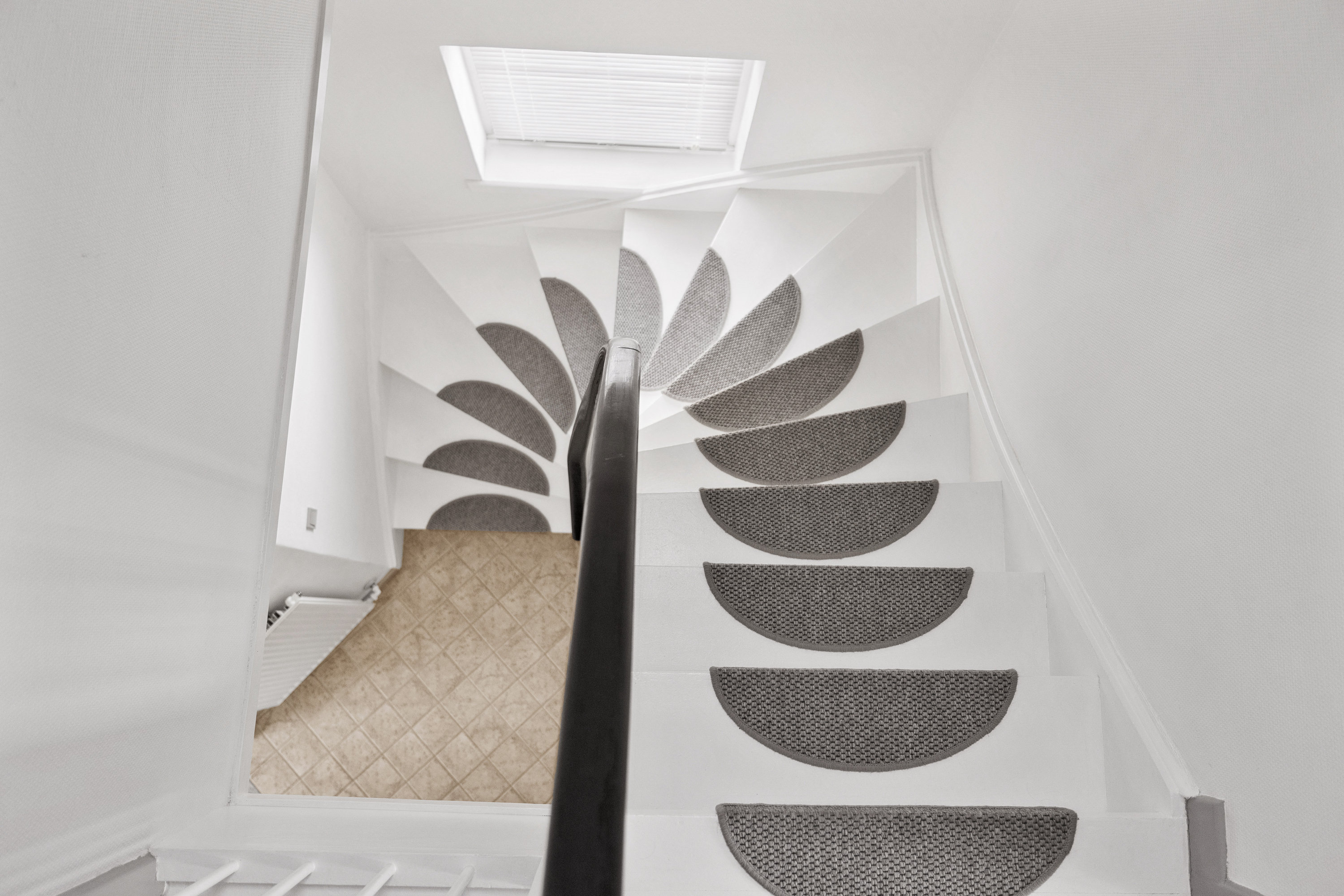 Fremhævet trappe billede i fuldskærmstilstand. Billede af Jernbanegade 64, 9560 Hadsund