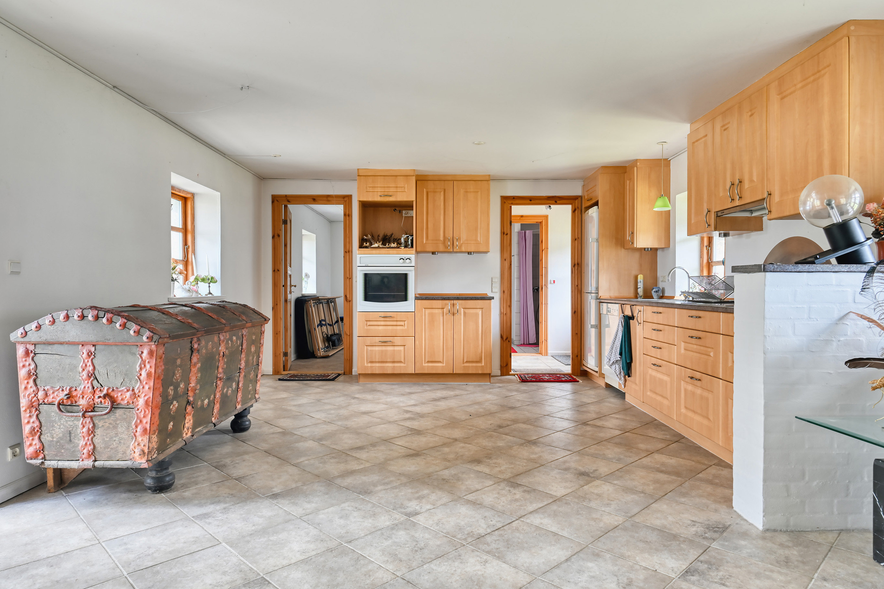 Fremhævet køkken billede i fuldskærmstilstand. Billede af Lienlundsvej 1, Nr Frejlev, 4892 Kettinge