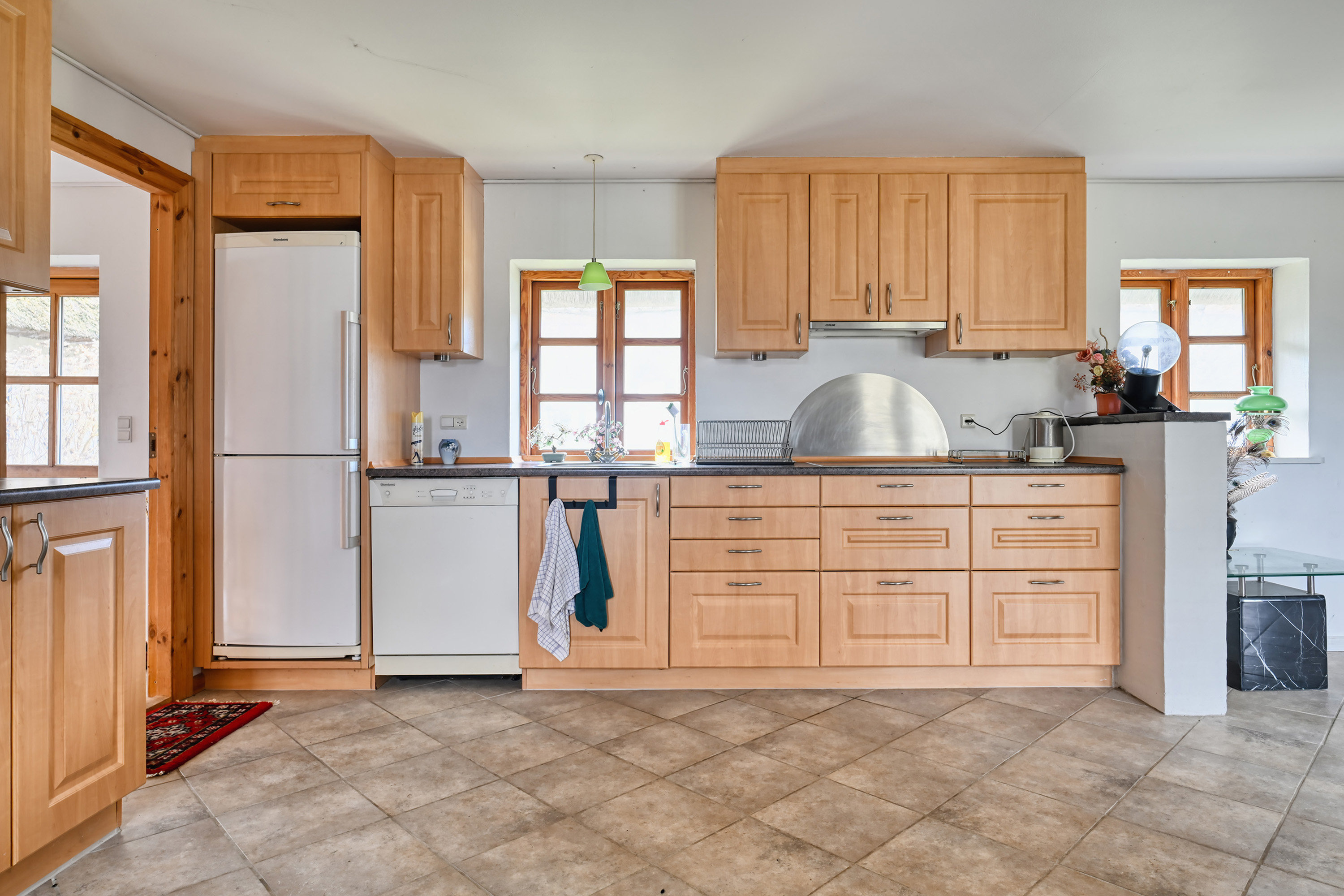 Fremhævet køkken billede i fuldskærmstilstand. Billede af Lienlundsvej 1, Nr Frejlev, 4892 Kettinge