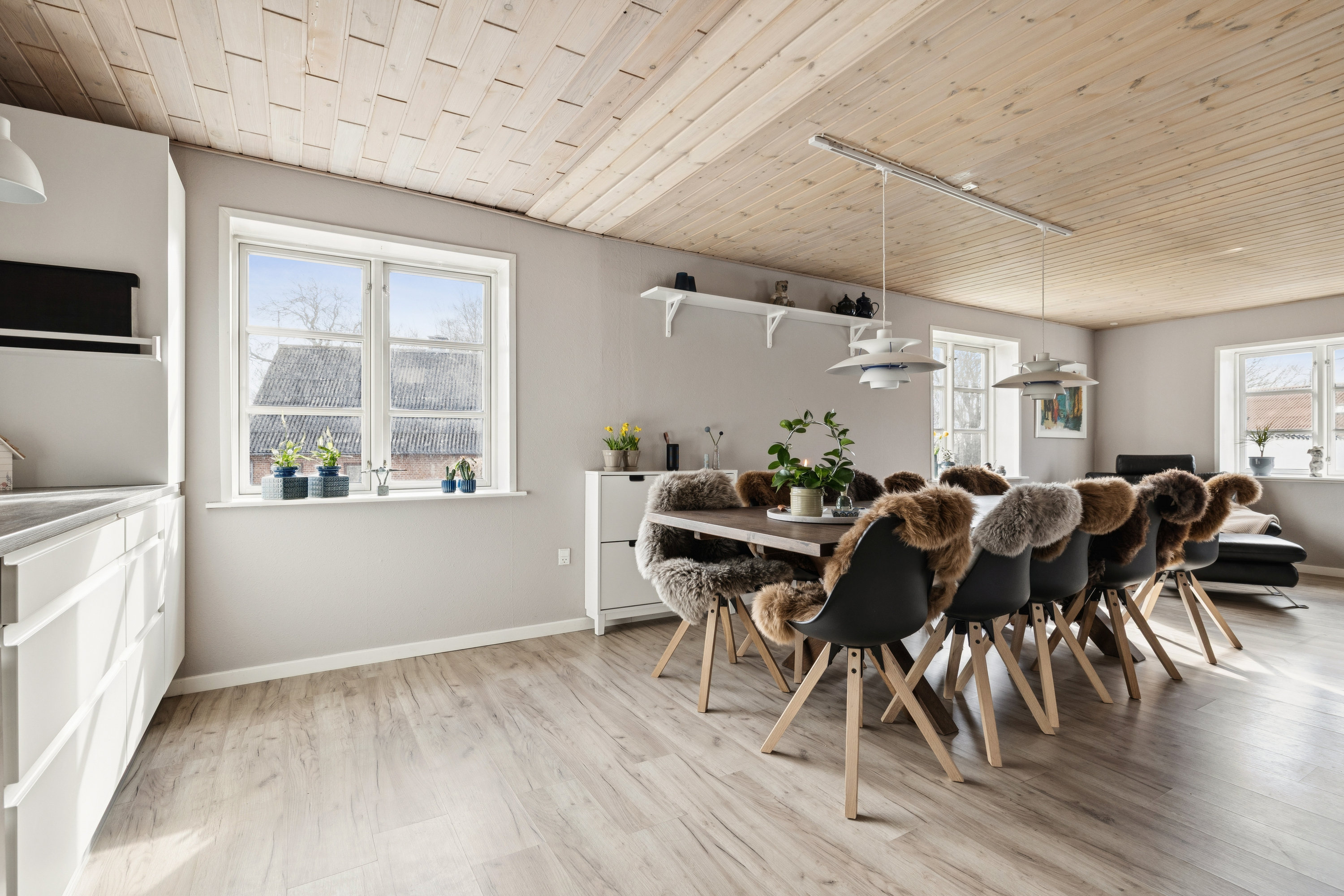 Fremhævet stue billede i fuldskærmstilstand. Billede af Aagade 24, Rørbæk, 9500 Hobro